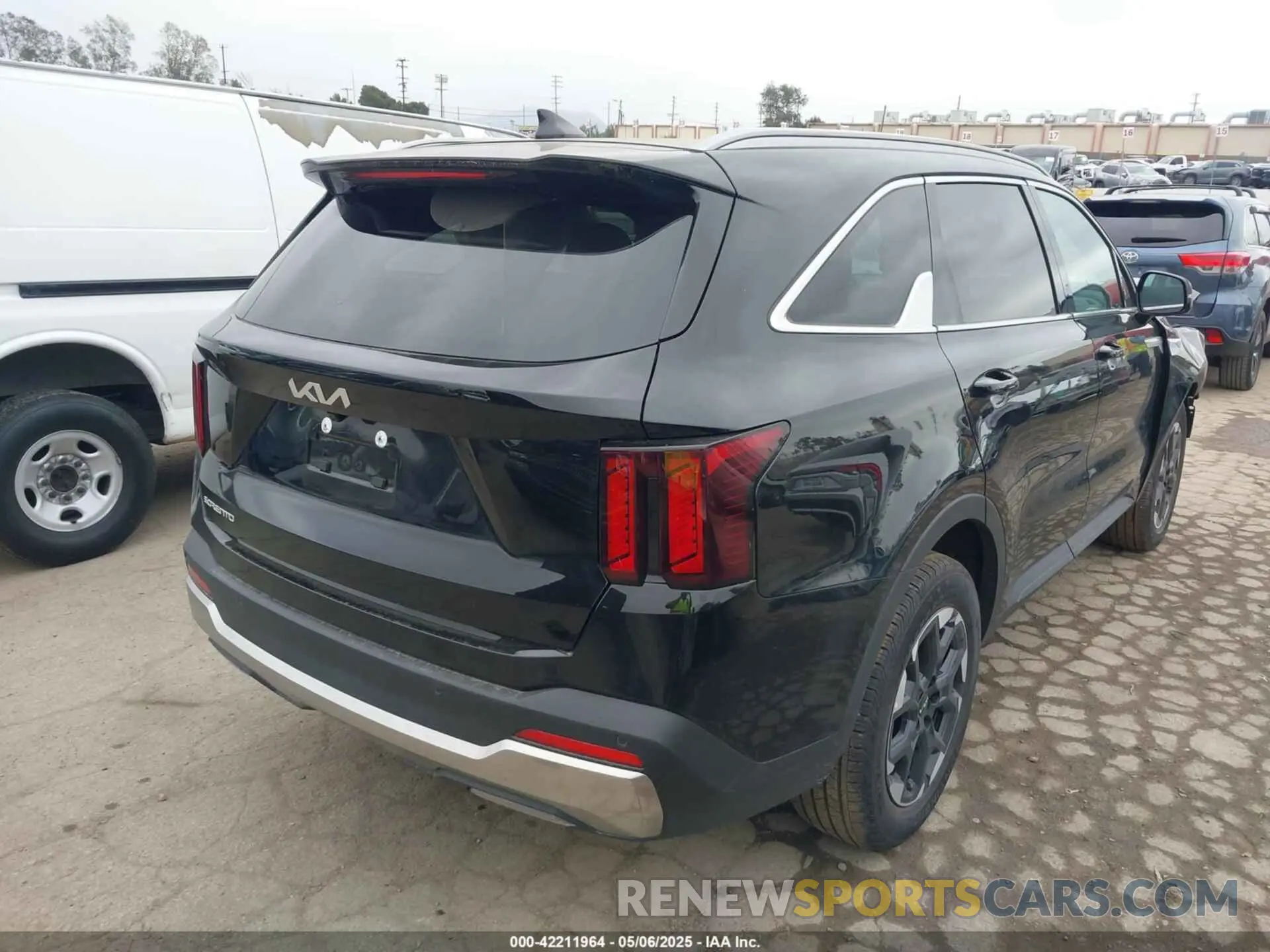 4 fotografías del automóvil dañado 5XYRL4JC9SG342414 KIA SORENTO 2025