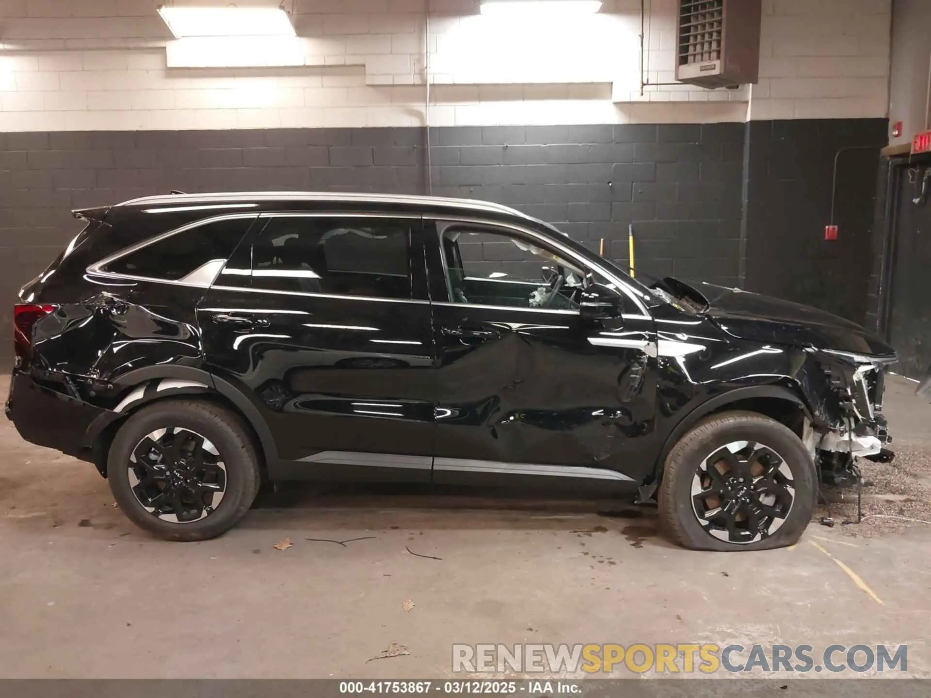 12 fotografías del automóvil dañado 5XYRLDJC0SG333682 KIA SORENTO 2025