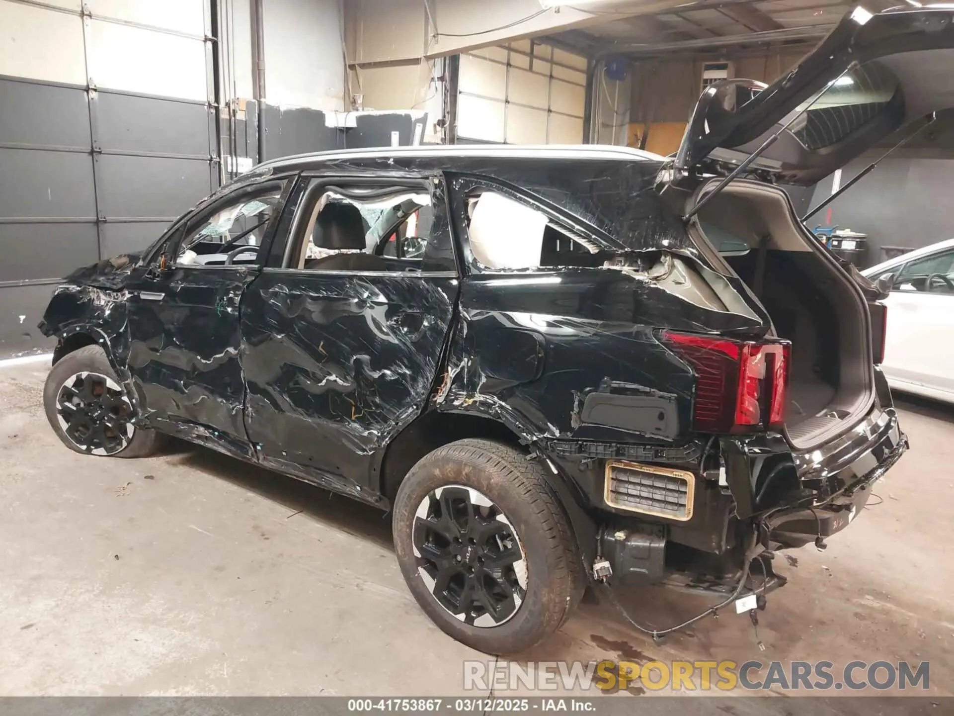 3 fotografías del automóvil dañado 5XYRLDJC0SG333682 KIA SORENTO 2025