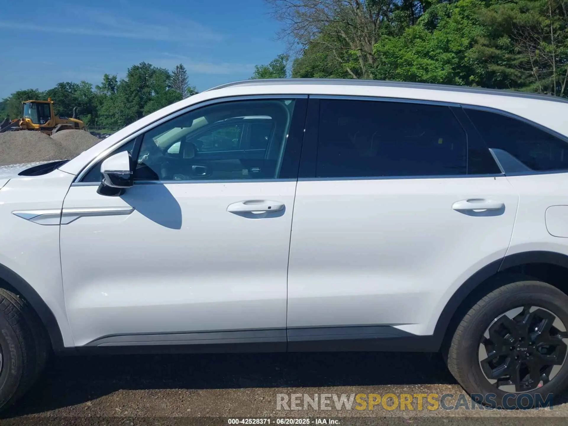 15 fotografías del automóvil dañado 5XYRLDJC4SG393786 KIA SORENTO 2025