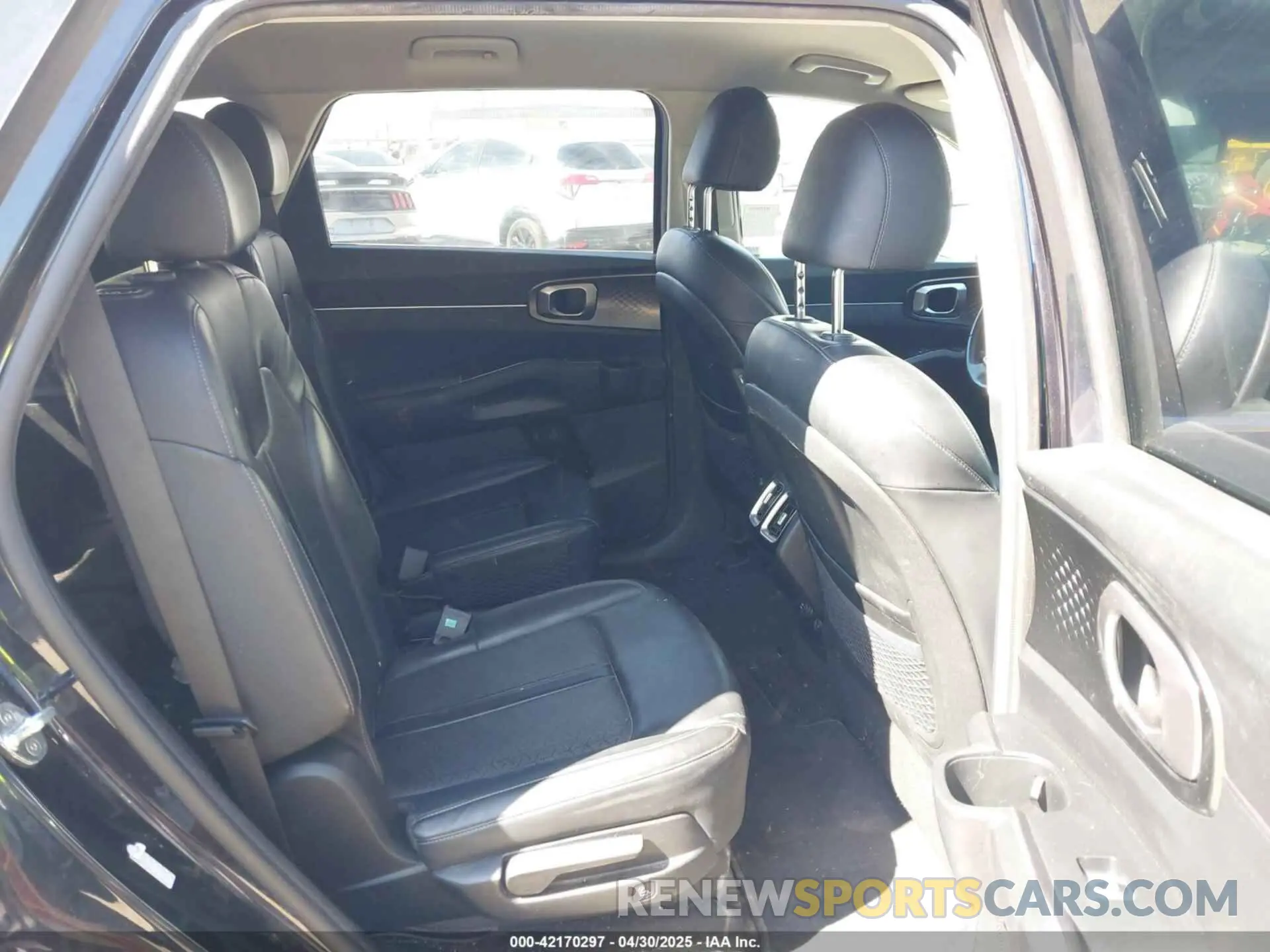 8 fotografías del automóvil dañado KNDRG4LG5M5057404 KIA SORENTO HYBRID 2021