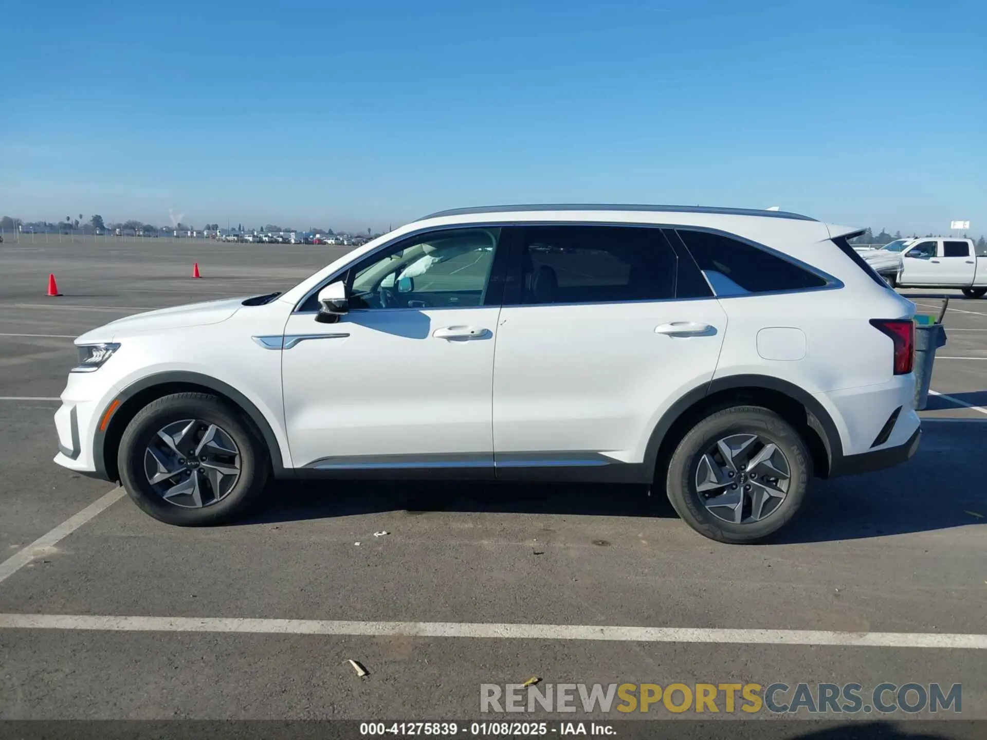 14 fotografías del automóvil dañado KNDRG4LG2N5086909 KIA SORENTO HYBRID 2022