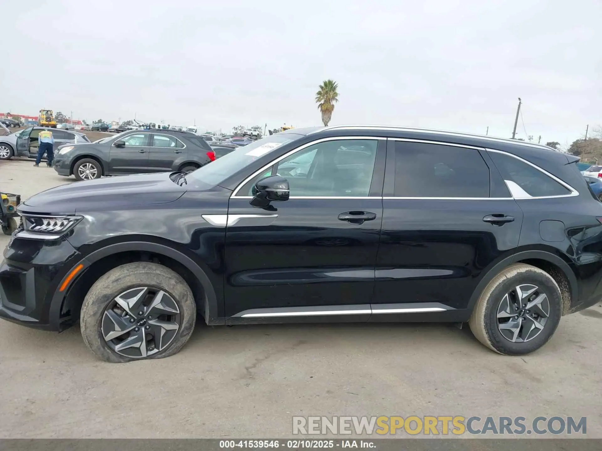 14 fotografías del automóvil dañado KNDRG4LG5N5086094 KIA SORENTO HYBRID 2022
