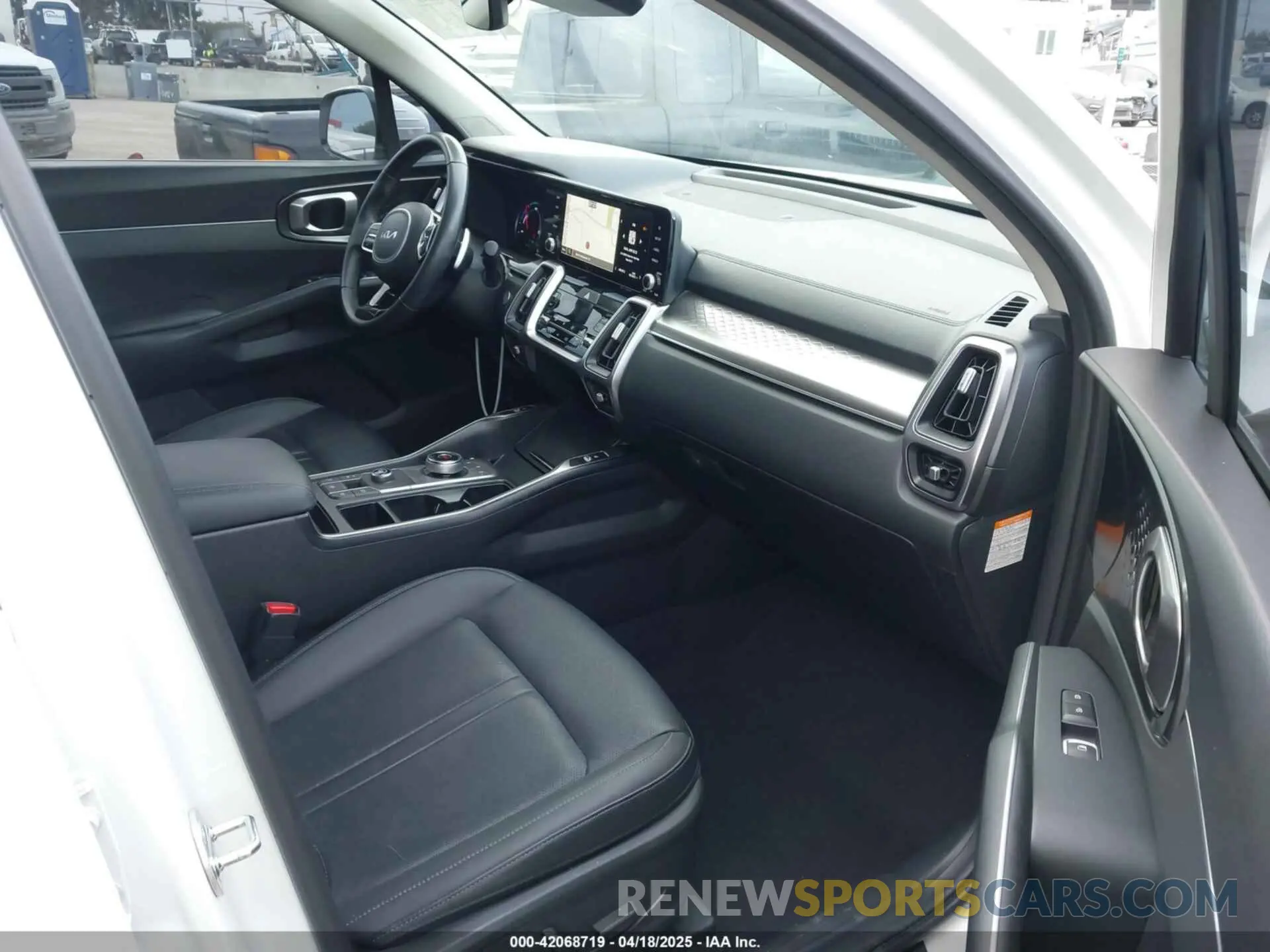 5 fotografías del automóvil dañado KNDRH4LG1P5223144 KIA SORENTO HYBRID 2023