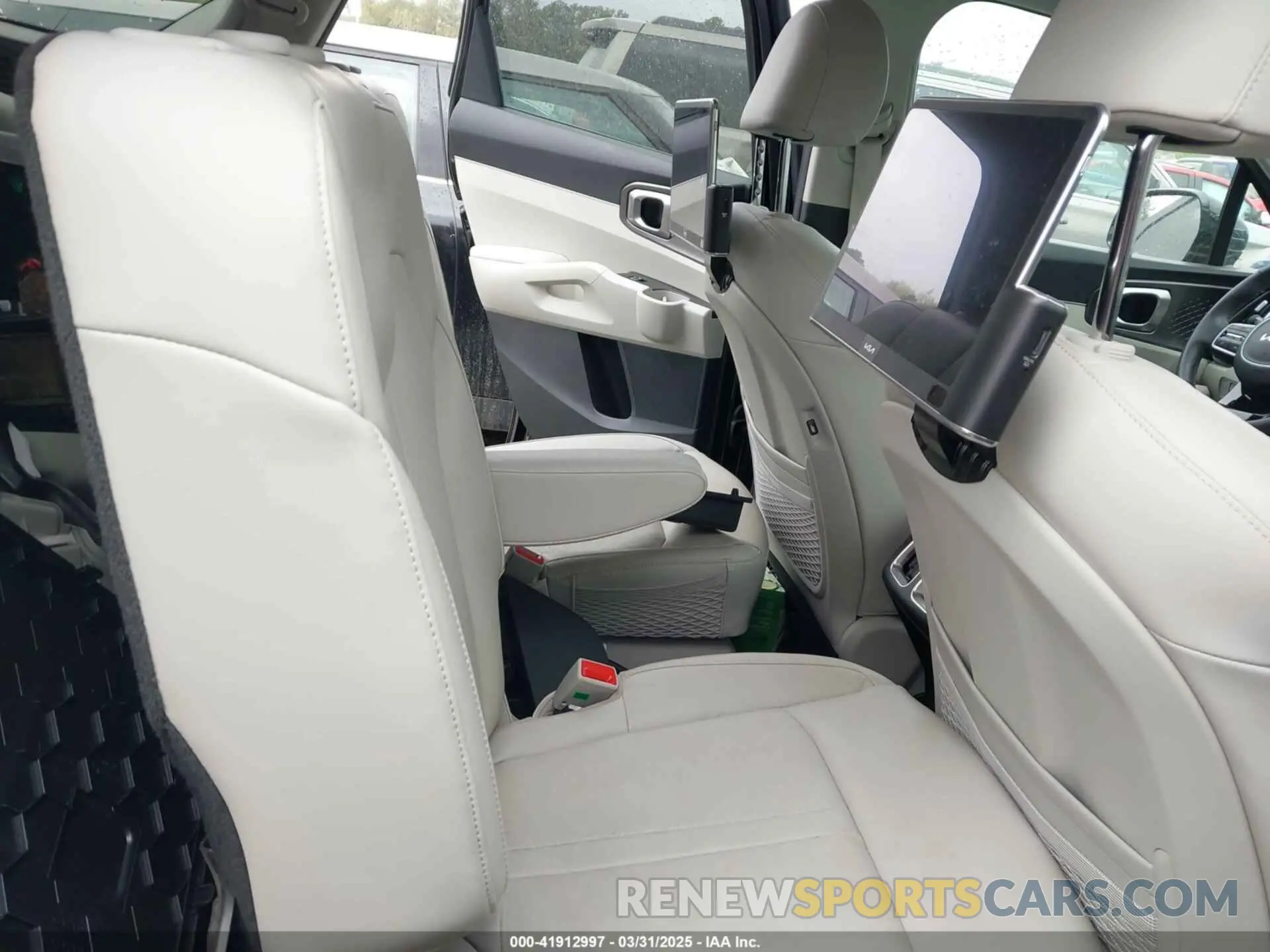 8 fotografías del automóvil dañado KNDRH4LG5P5198328 KIA SORENTO HYBRID 2023
