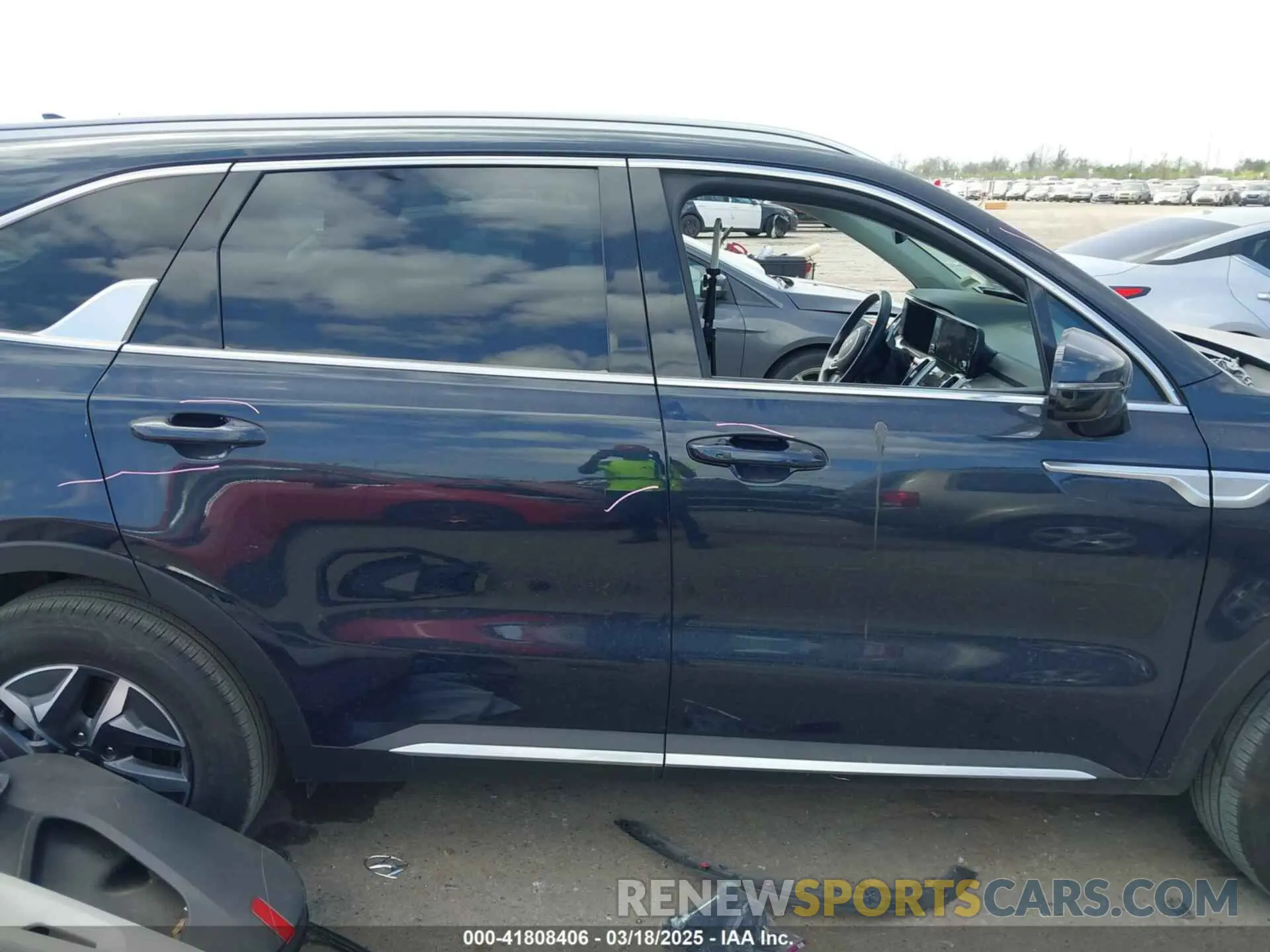 14 fotografías del automóvil dañado KNDRH4LG6P5197995 KIA SORENTO HYBRID 2023