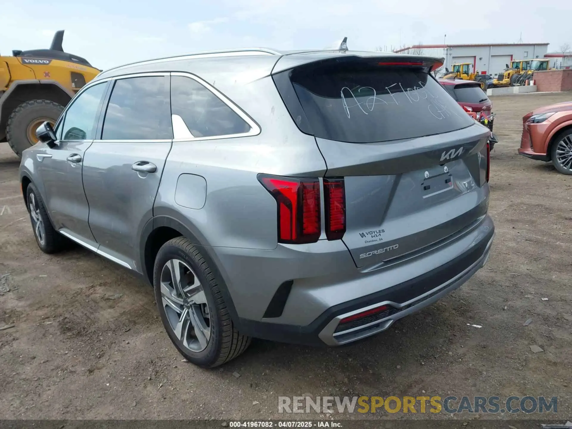3 fotografías del automóvil dañado KNDRHDLG6P5209630 KIA SORENTO HYBRID 2023