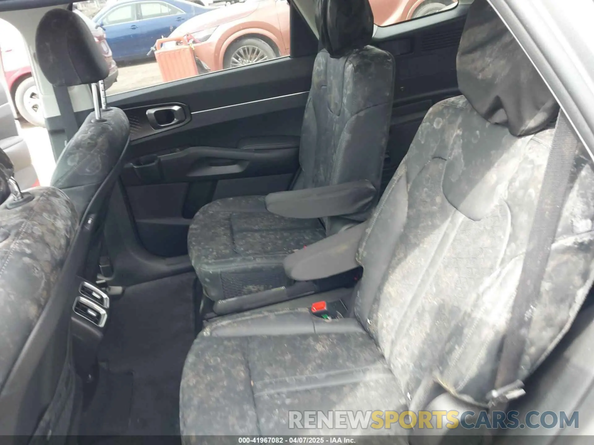 6 fotografías del automóvil dañado KNDRHDLG6P5209630 KIA SORENTO HYBRID 2023