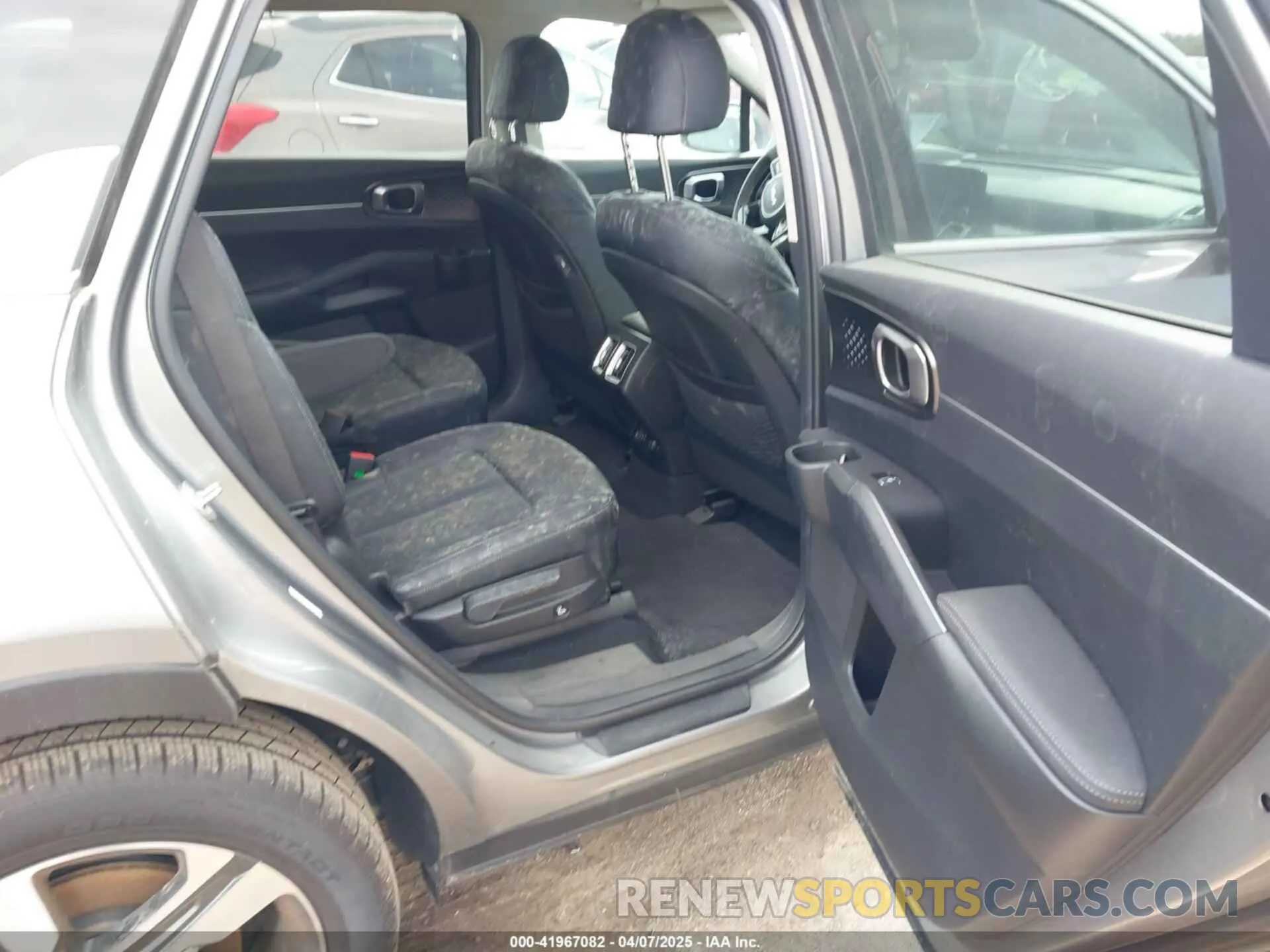8 fotografías del automóvil dañado KNDRHDLG6P5209630 KIA SORENTO HYBRID 2023