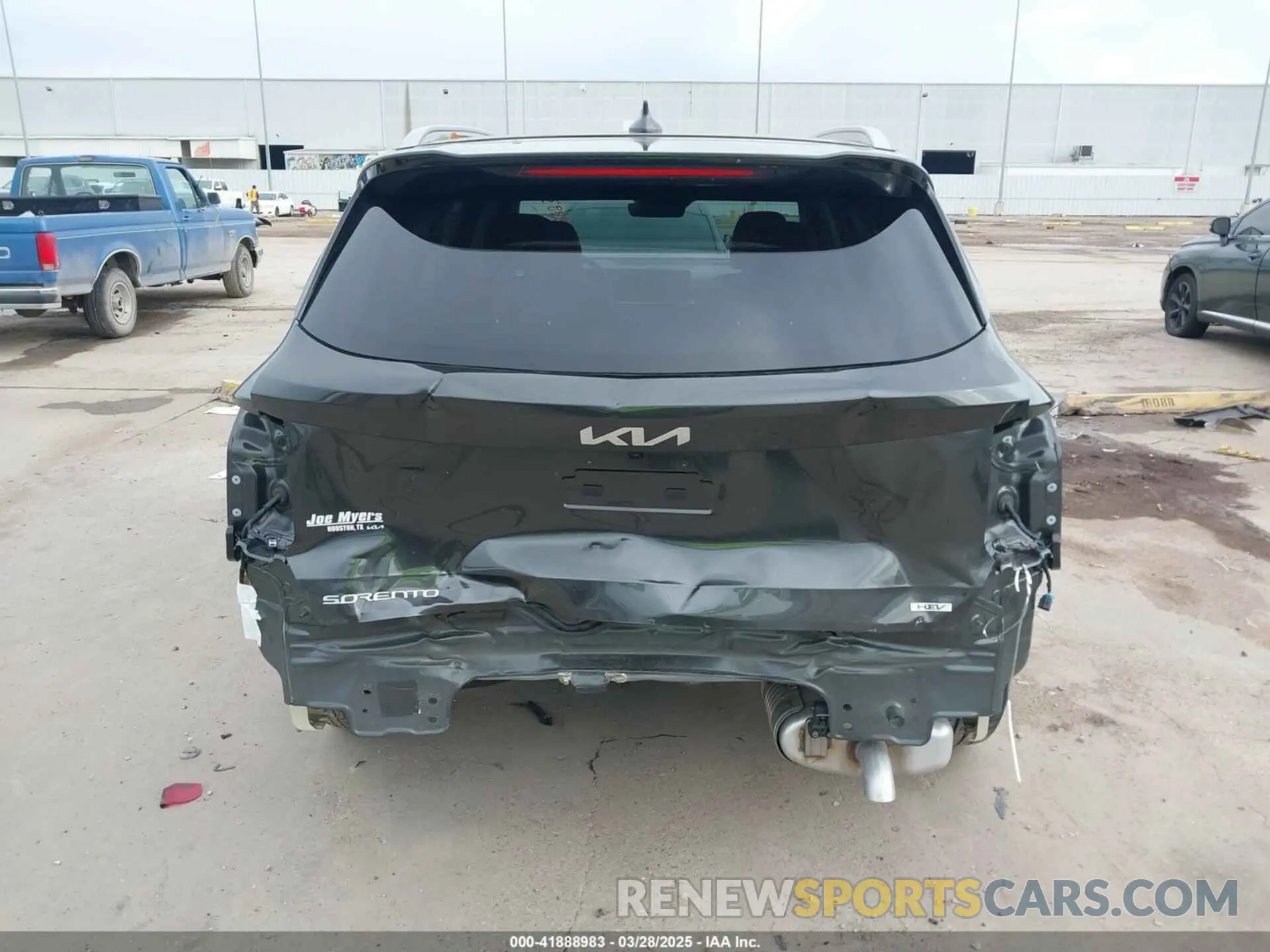 17 fotografías del automóvil dañado KNDRH4JG9S5319311 KIA SORENTO HYBRID 2025