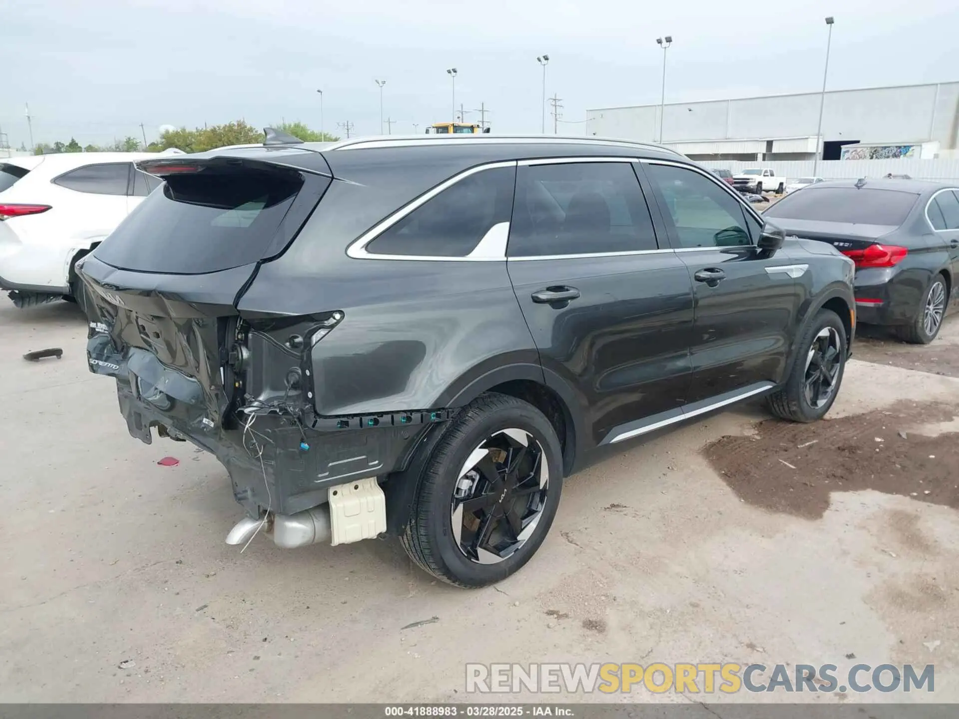 4 fotografías del automóvil dañado KNDRH4JG9S5319311 KIA SORENTO HYBRID 2025