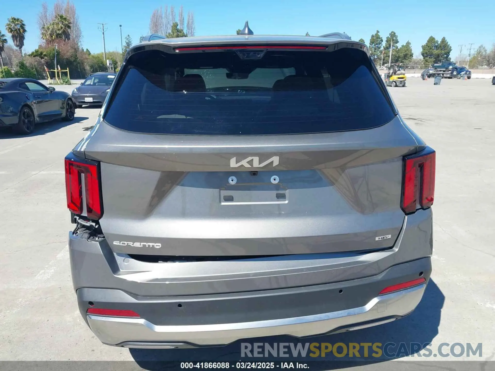 17 fotografías del automóvil dañado KNDRKDJG1S5350179 KIA SORENTO HYBRID 2025