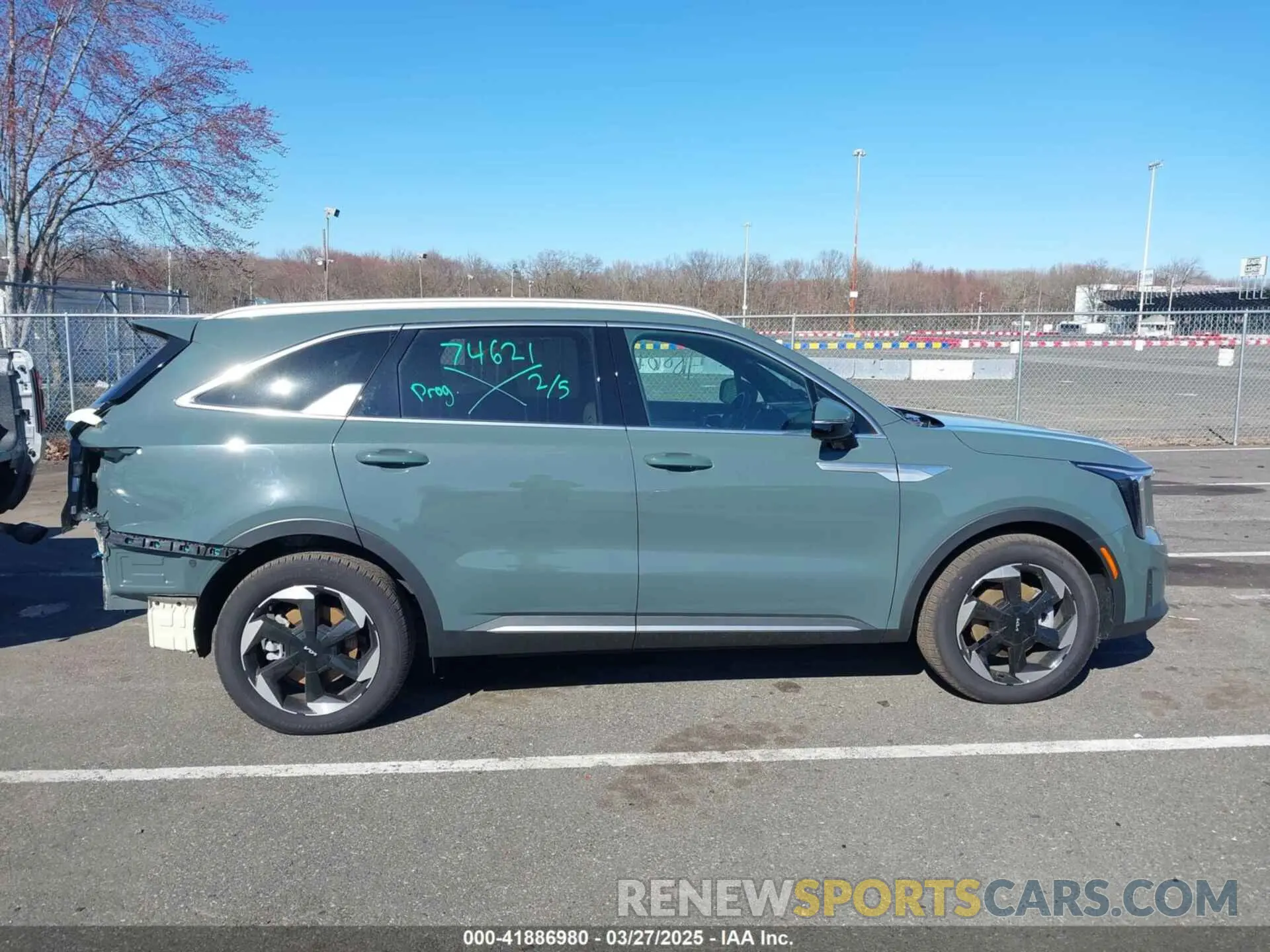 13 fotografías del automóvil dañado KNDRKDJG3S5293662 KIA SORENTO HYBRID 2025