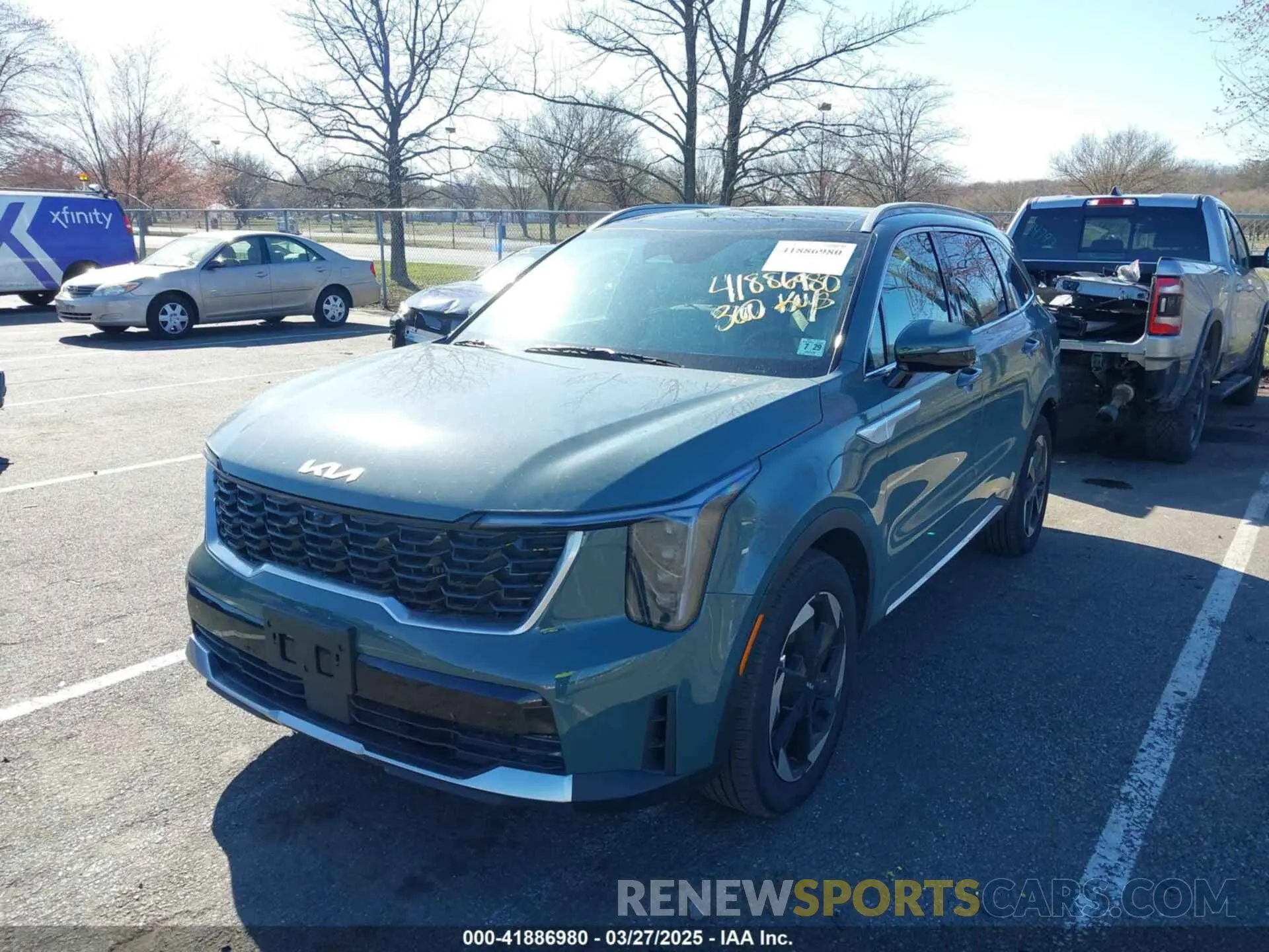2 fotografías del automóvil dañado KNDRKDJG3S5293662 KIA SORENTO HYBRID 2025