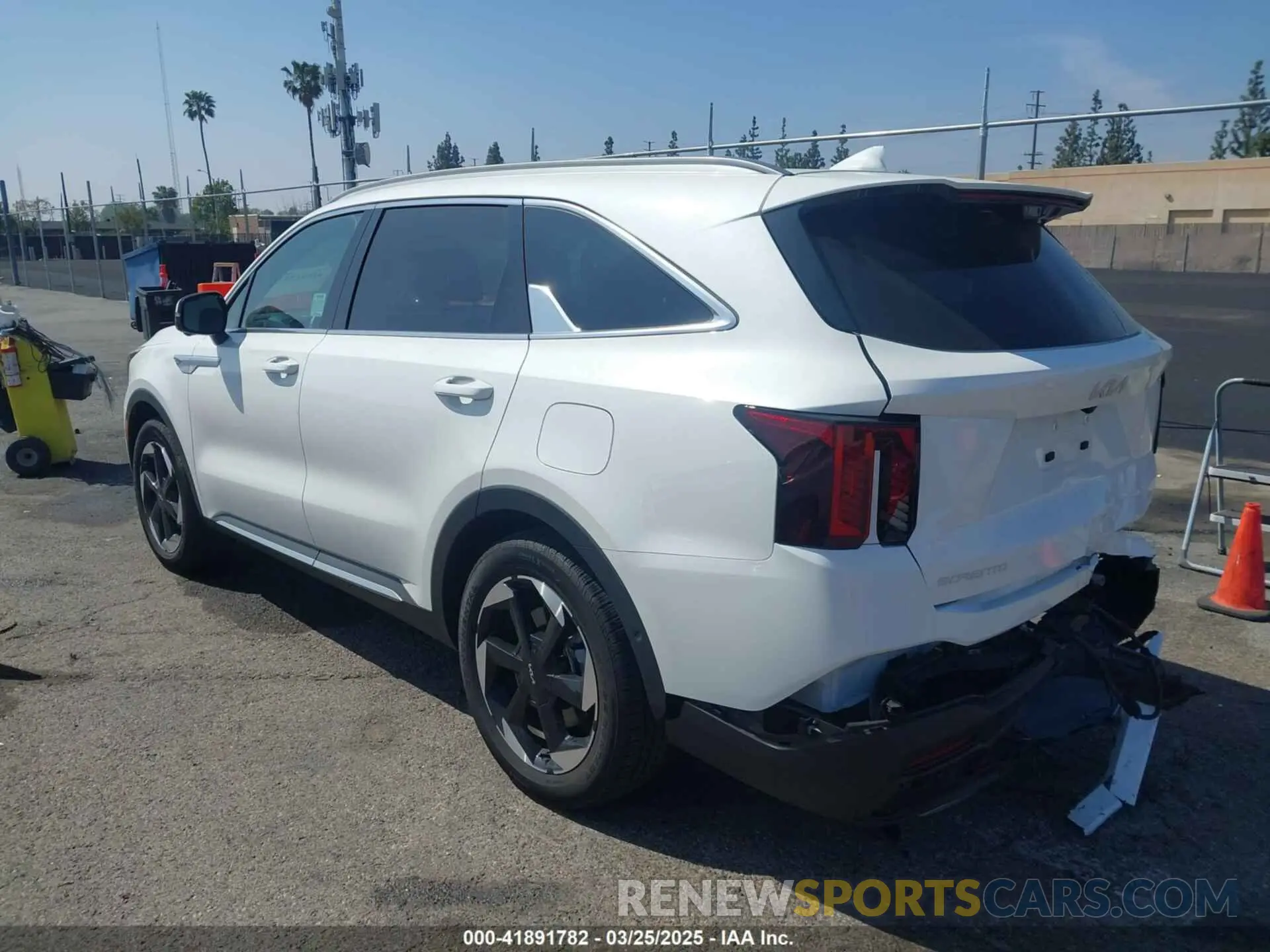 3 fotografías del automóvil dañado KNDRKDJG6S5296538 KIA SORENTO HYBRID 2025