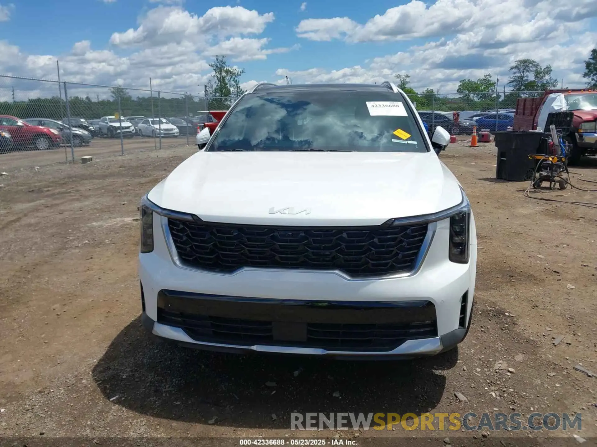 13 fotografías del automóvil dañado KNDRKDJG6S5374395 KIA SORENTO HYBRID 2025