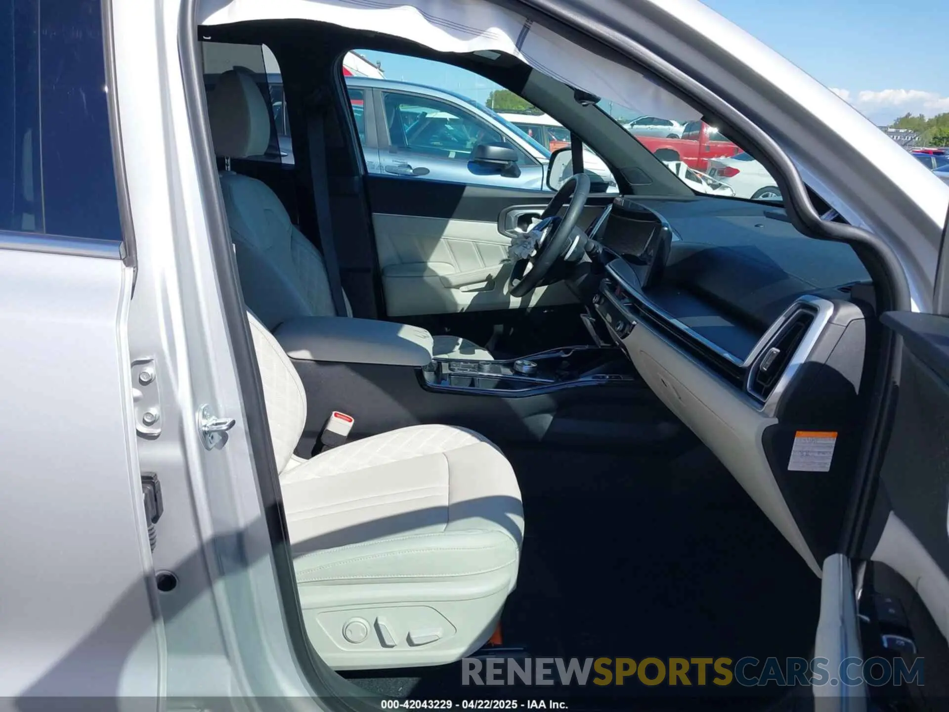 5 fotografías del automóvil dañado KNDRKDJGXS5306648 KIA SORENTO HYBRID 2025