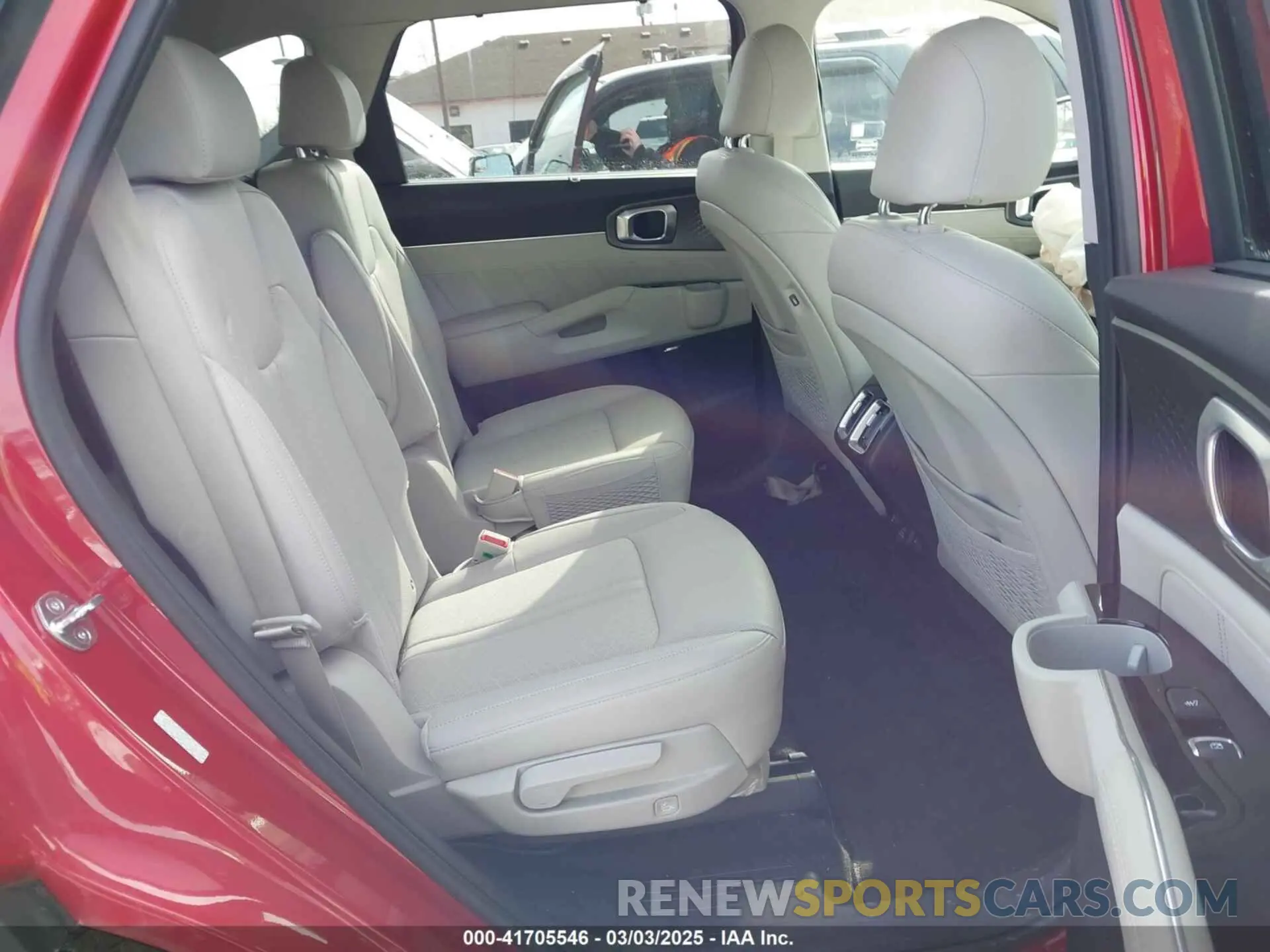 8 fotografías del automóvil dañado KNDRMDLH8P5165845 KIA SORENTO PLUG-IN HYBRID 2023