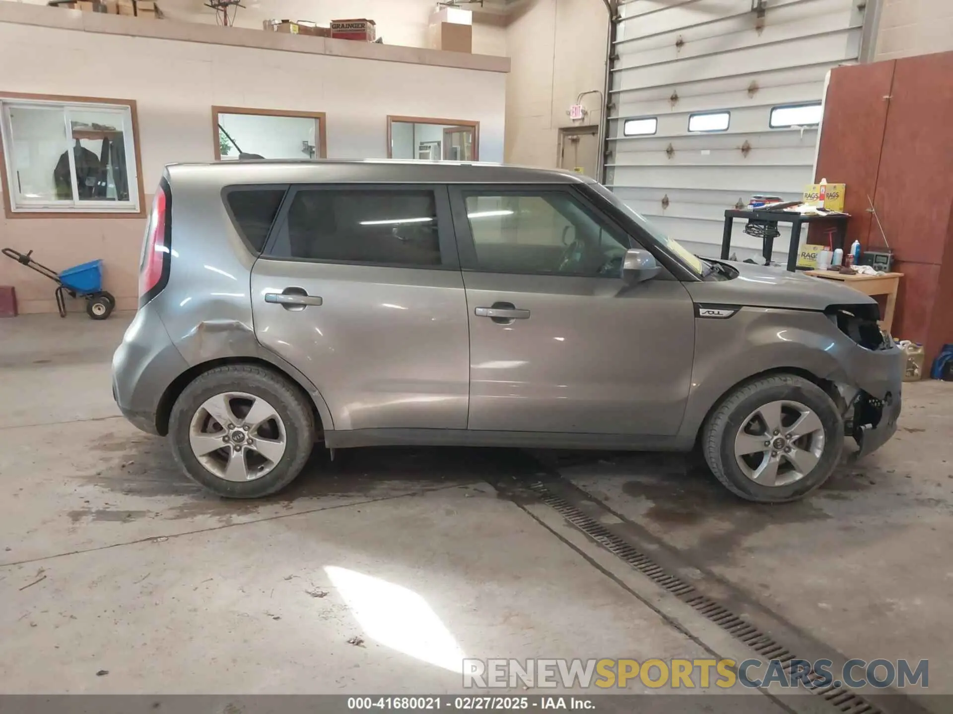 13 fotografías del automóvil dañado KNDJN2A20K7020616 KIA SOUL 2019