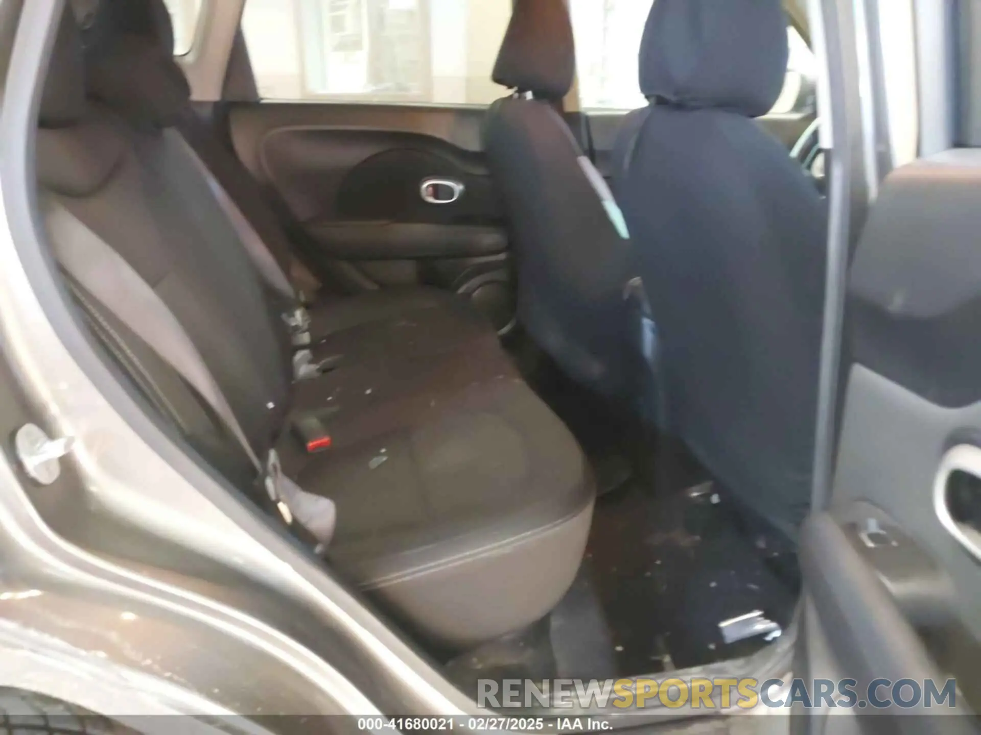 8 fotografías del automóvil dañado KNDJN2A20K7020616 KIA SOUL 2019