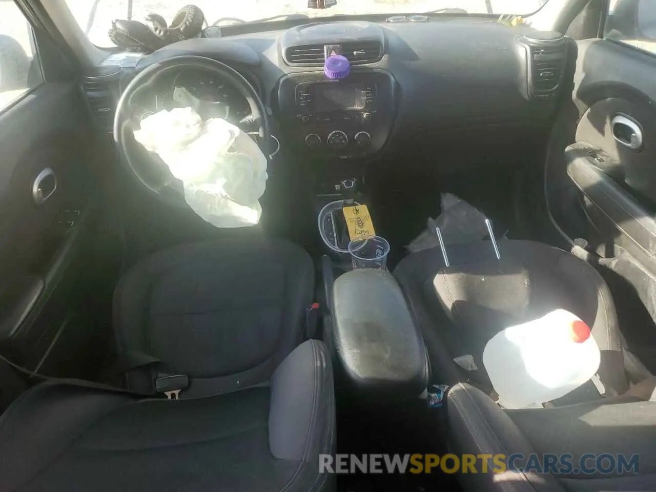8 fotografías del automóvil dañado KNDJN2A20K7686830 KIA SOUL 2019