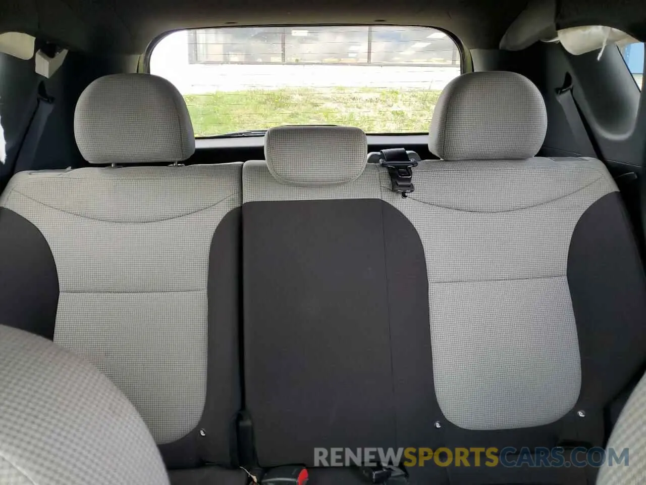 10 fotografías del automóvil dañado KNDJN2A20K7690151 KIA SOUL 2019