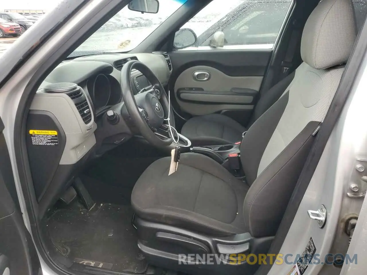 7 fotografías del automóvil dañado KNDJN2A20K7691770 KIA SOUL 2019