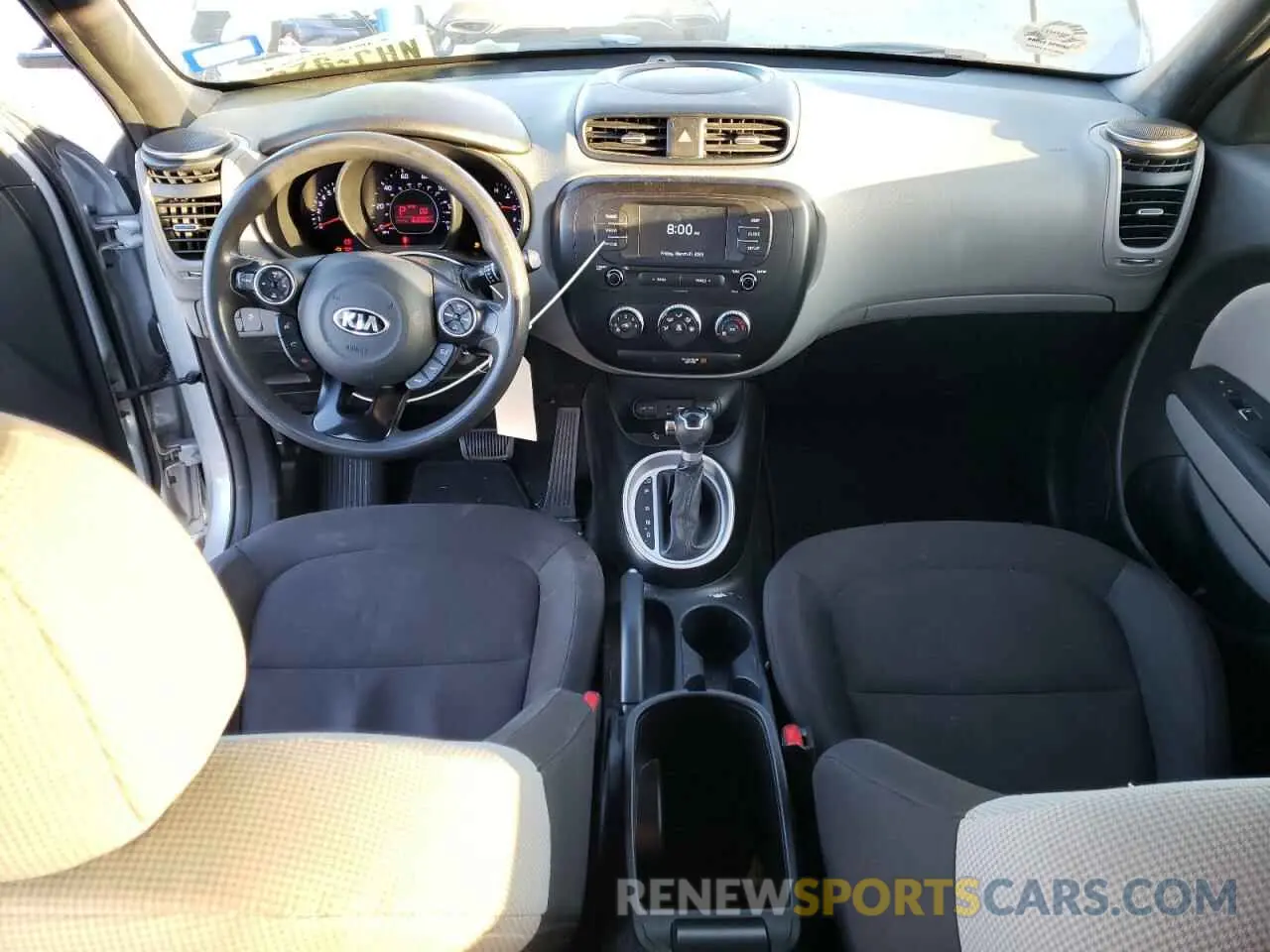 8 fotografías del automóvil dañado KNDJN2A20K7691770 KIA SOUL 2019