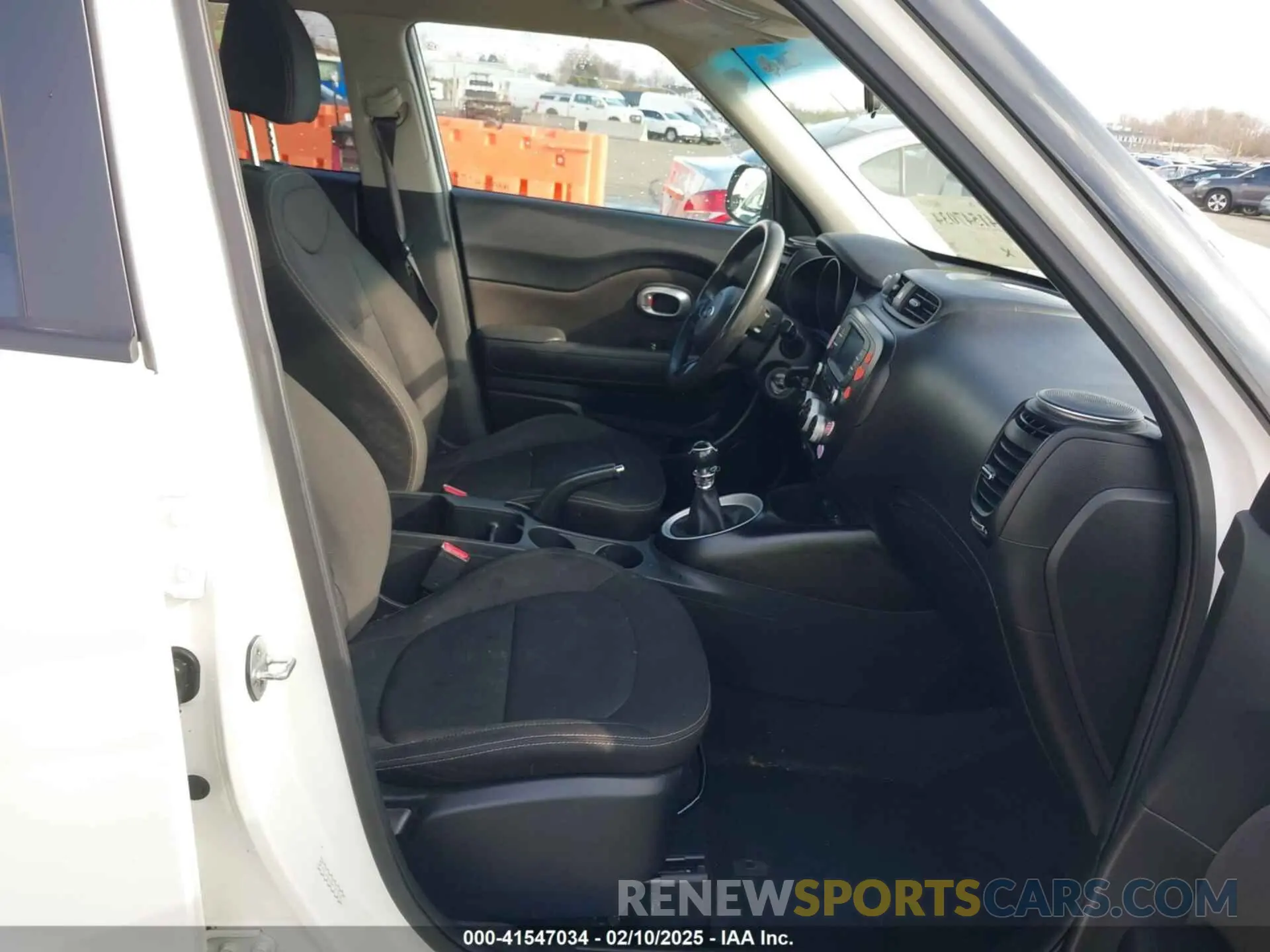 5 fotografías del automóvil dañado KNDJN2A20K7697018 KIA SOUL 2019