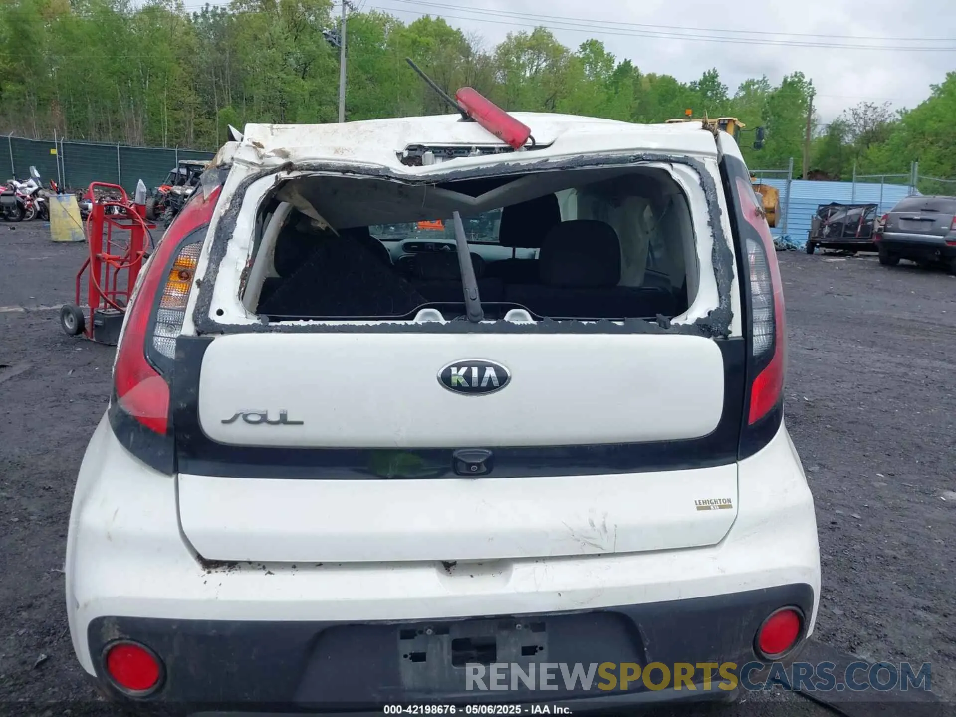 16 fotografías del automóvil dañado KNDJN2A20K7919055 KIA SOUL 2019