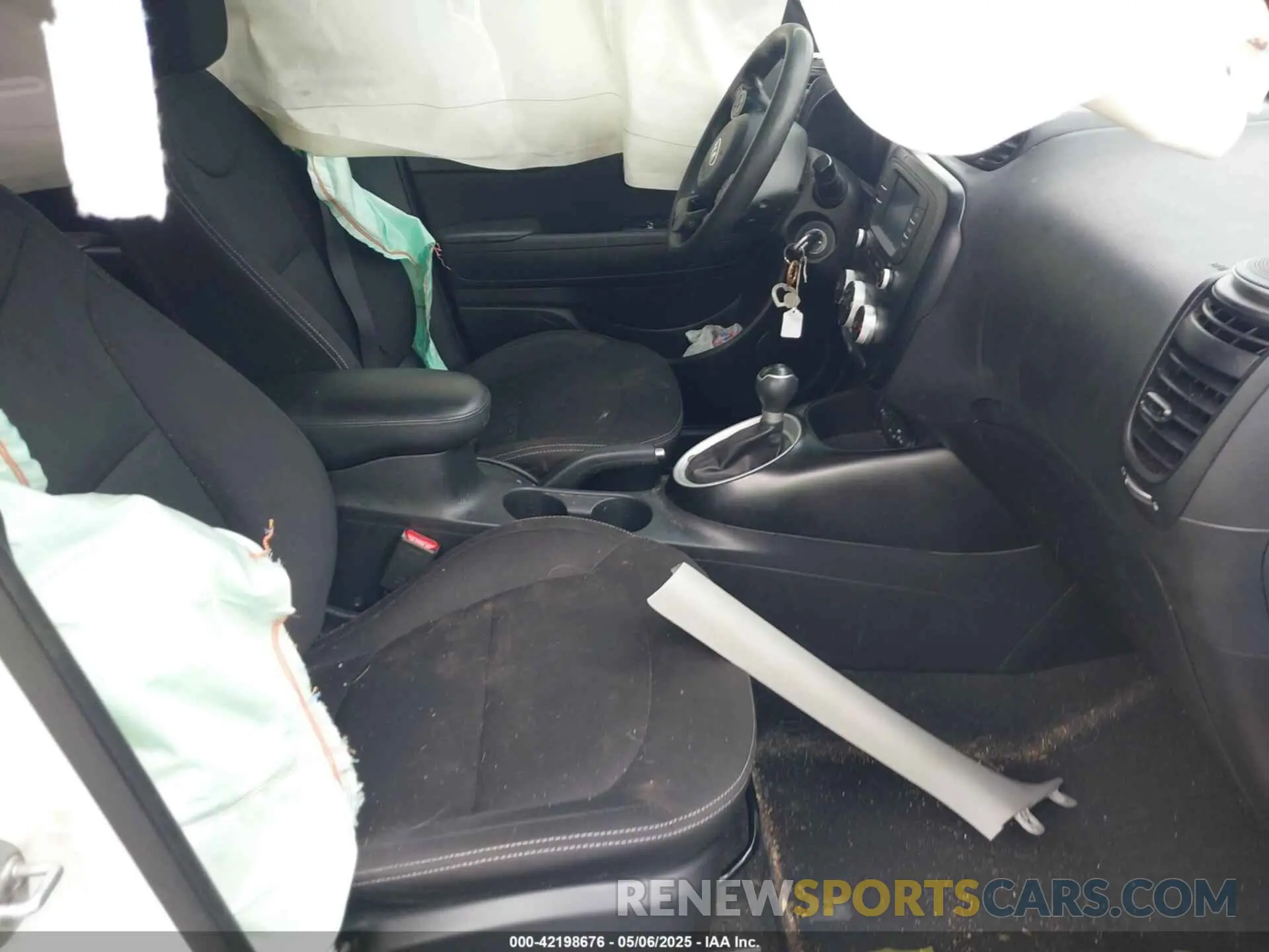 5 fotografías del automóvil dañado KNDJN2A20K7919055 KIA SOUL 2019