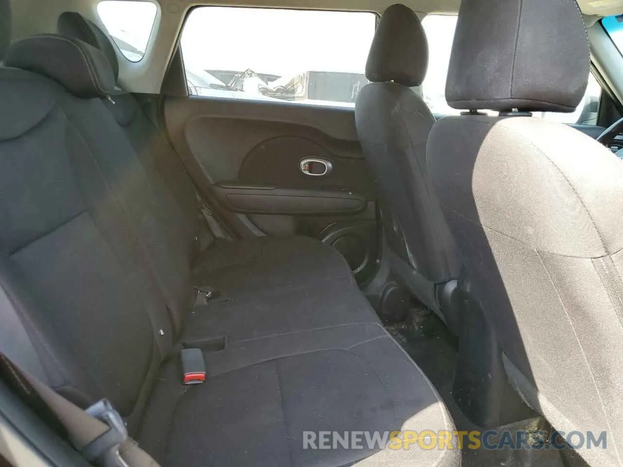 11 fotografías del automóvil dañado KNDJN2A21K7005249 KIA SOUL 2019