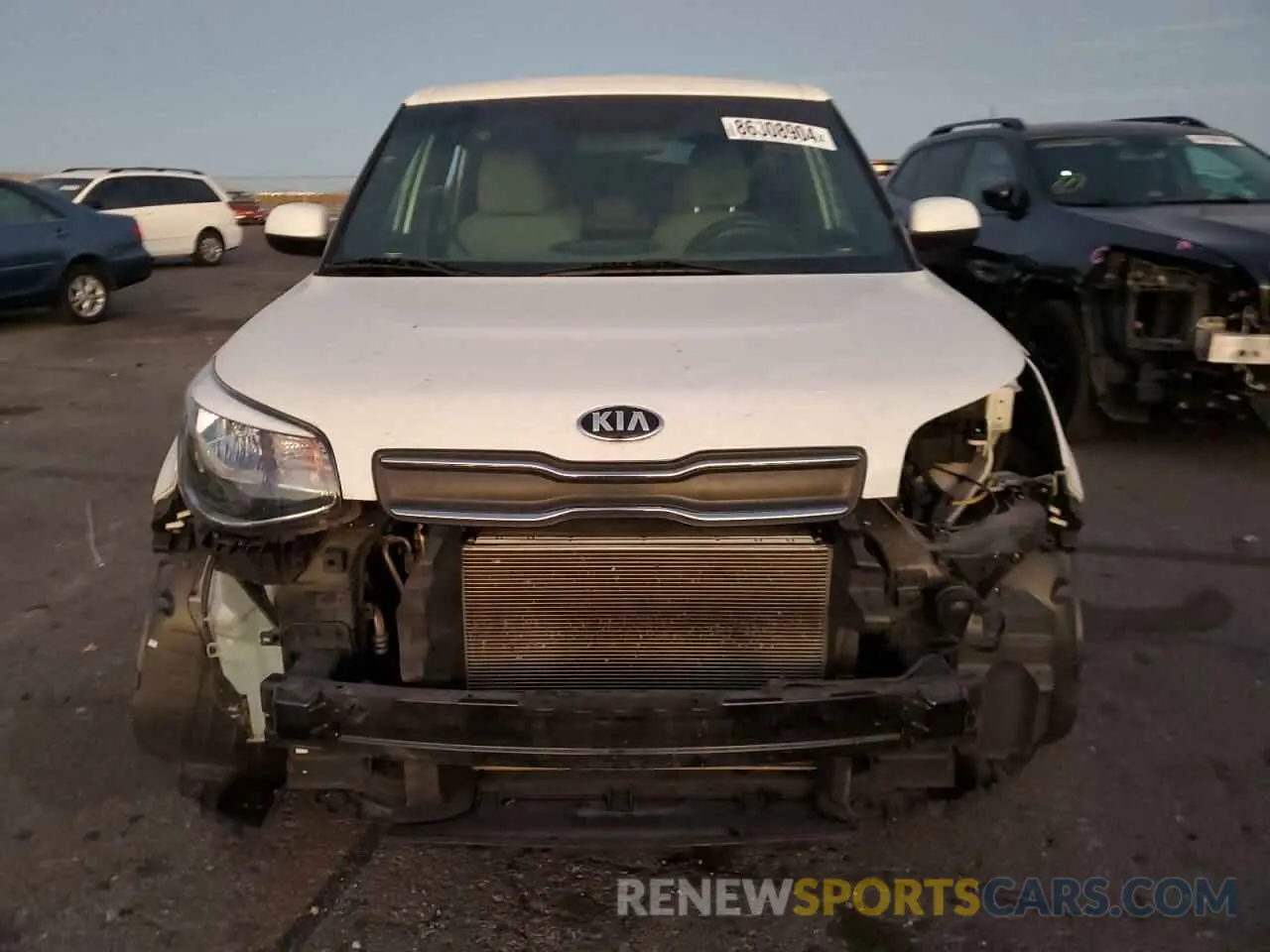 5 fotografías del automóvil dañado KNDJN2A21K7025730 KIA SOUL 2019
