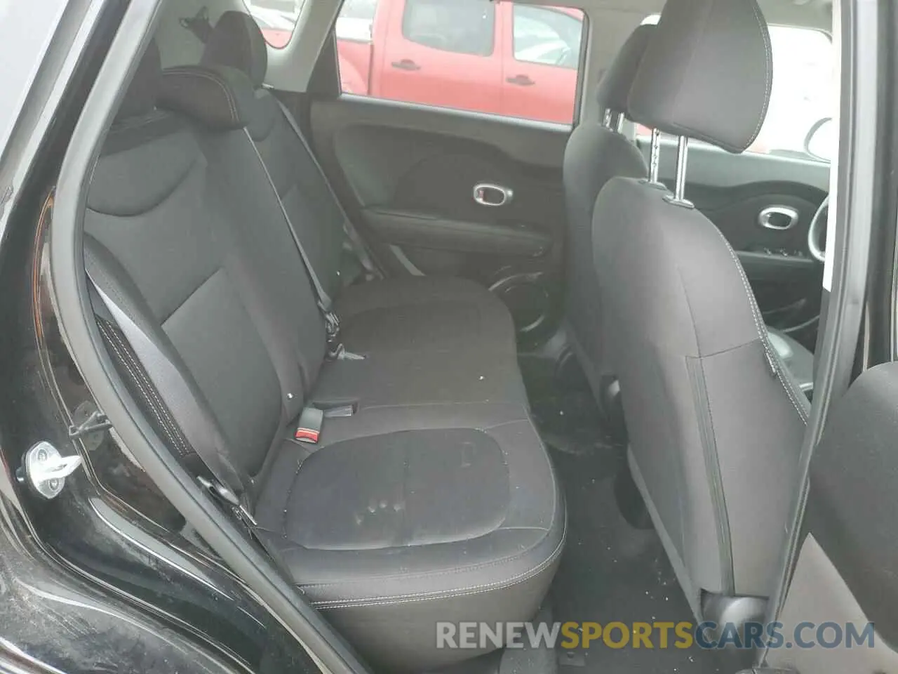 11 fotografías del automóvil dañado KNDJN2A21K7663203 KIA SOUL 2019
