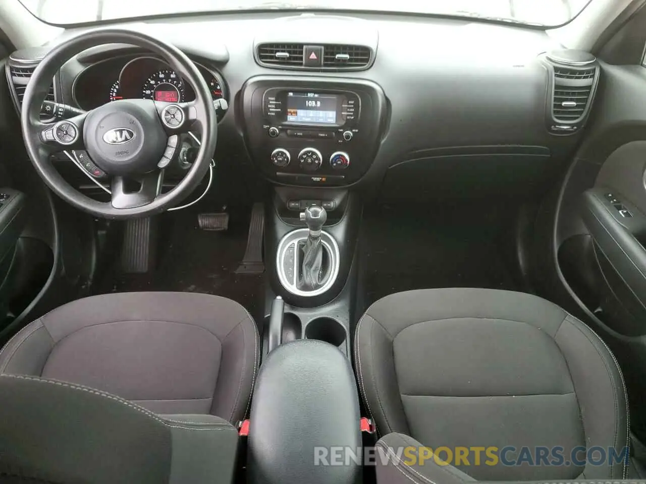 8 fotografías del automóvil dañado KNDJN2A21K7663203 KIA SOUL 2019