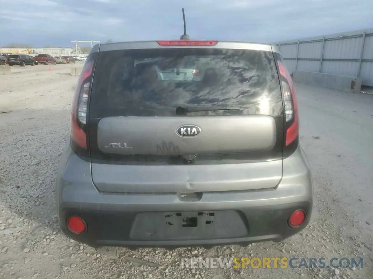 6 fotografías del automóvil dañado KNDJN2A21K7671186 KIA SOUL 2019