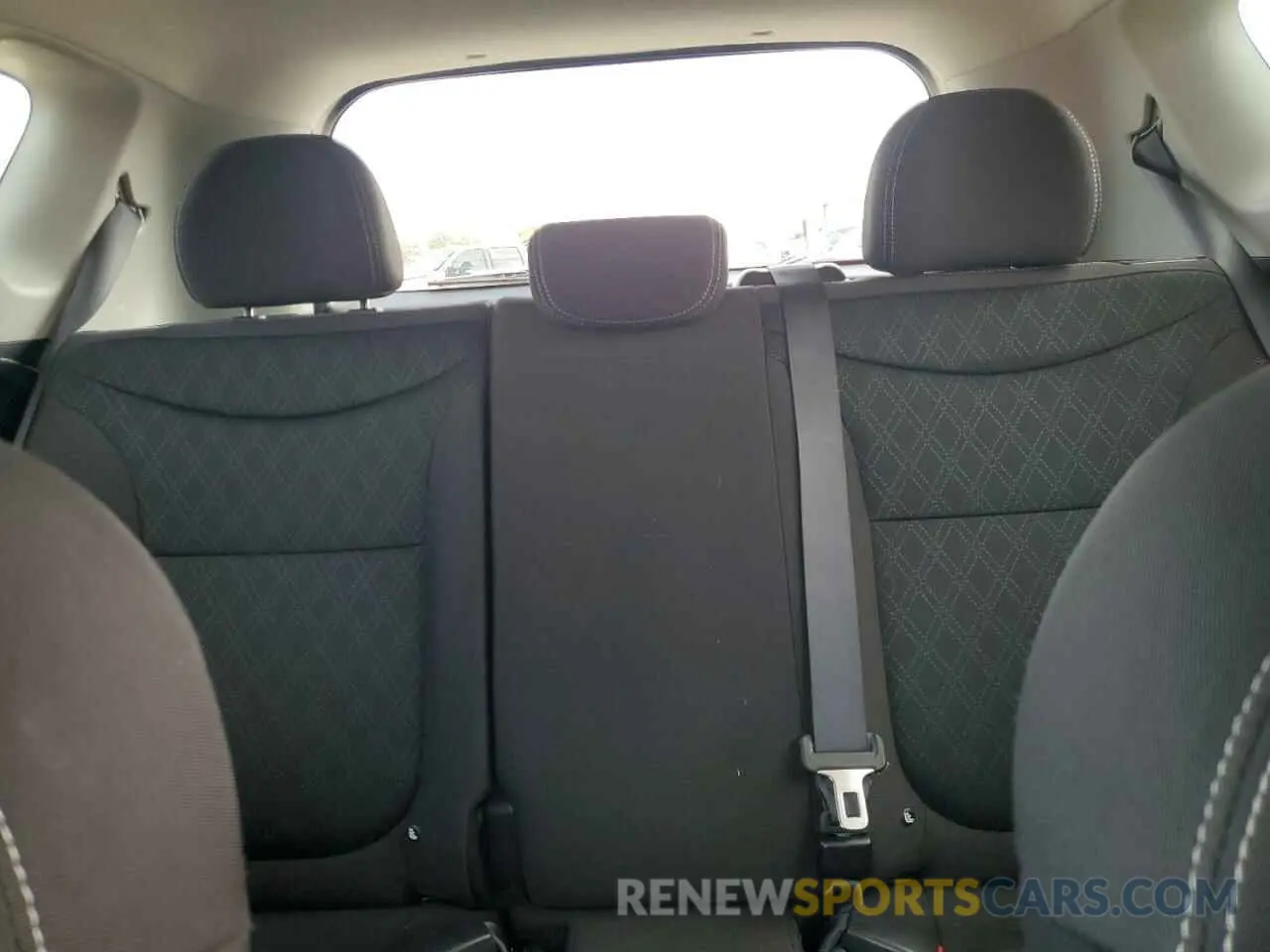 10 fotografías del automóvil dañado KNDJN2A21K7680955 KIA SOUL 2019