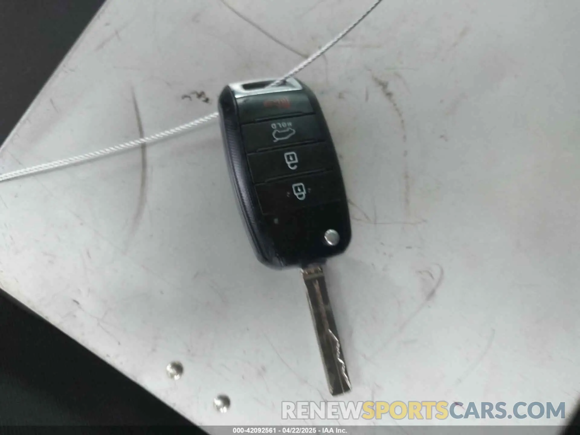 11 fotografías del automóvil dañado KNDJN2A21K7686187 KIA SOUL 2019