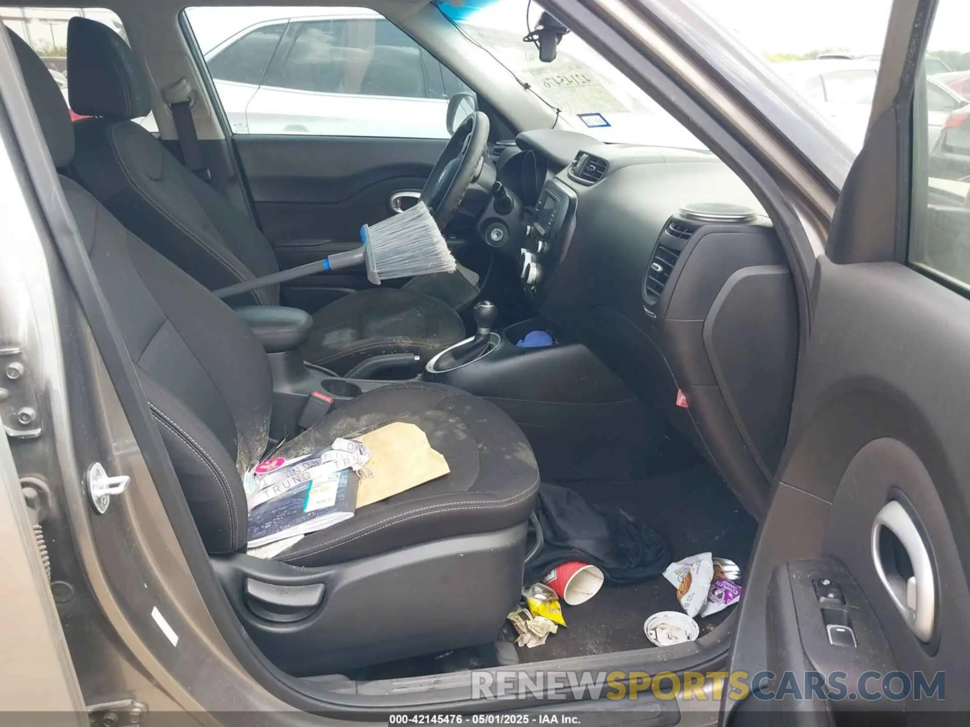 5 fotografías del automóvil dañado KNDJN2A22K7003994 KIA SOUL 2019