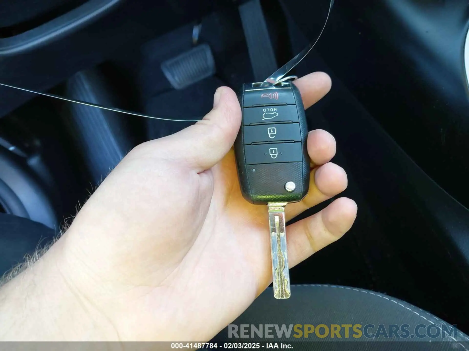 11 fotografías del automóvil dañado KNDJN2A22K7007849 KIA SOUL 2019