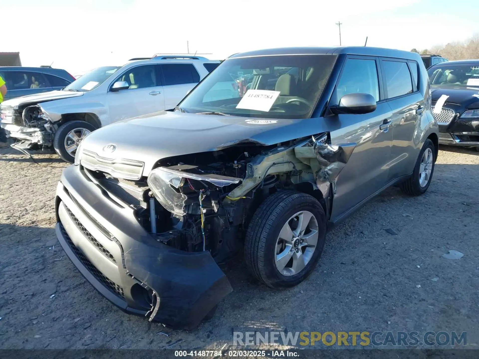 2 fotografías del automóvil dañado KNDJN2A22K7007849 KIA SOUL 2019