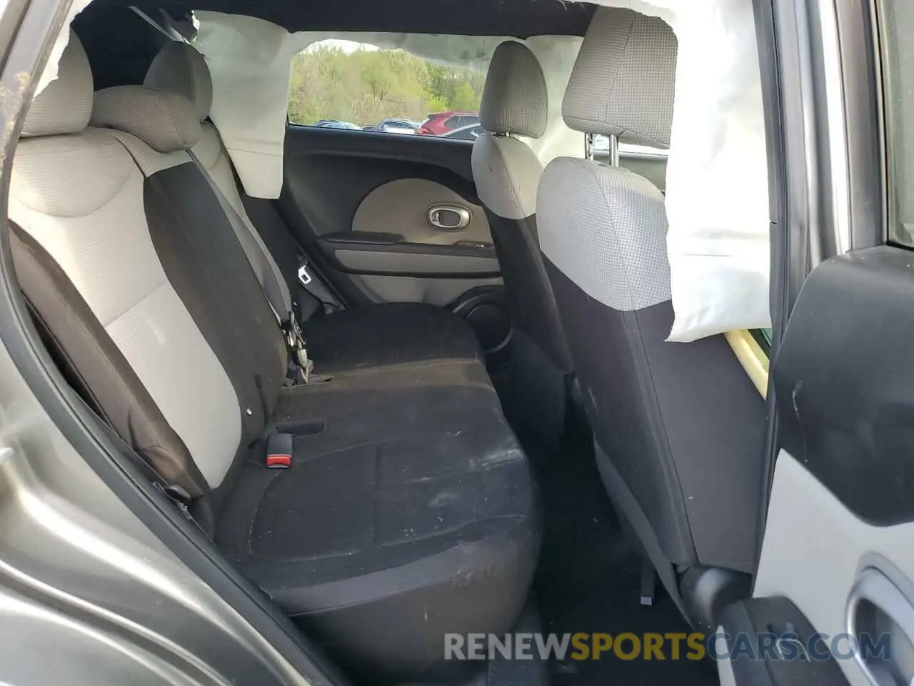10 fotografías del automóvil dañado KNDJN2A22K7637757 KIA SOUL 2019