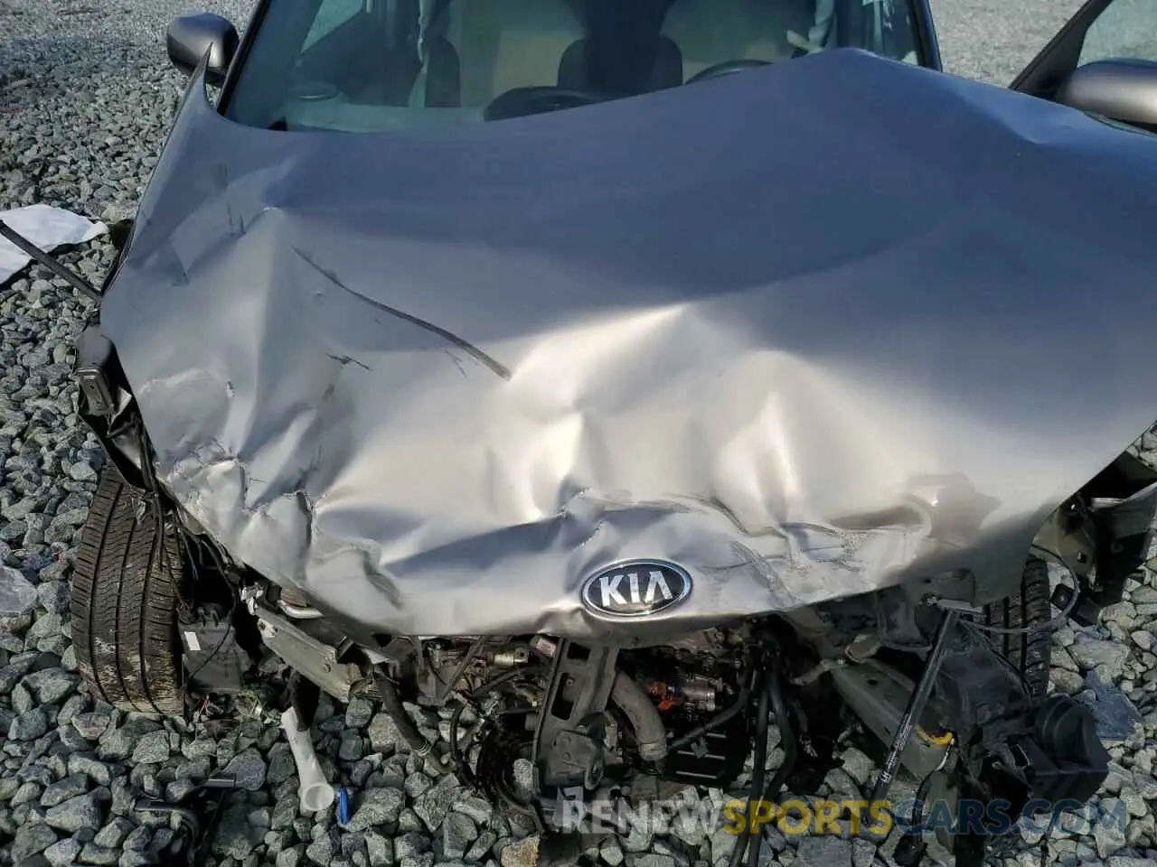 12 fotografías del automóvil dañado KNDJN2A22K7637757 KIA SOUL 2019