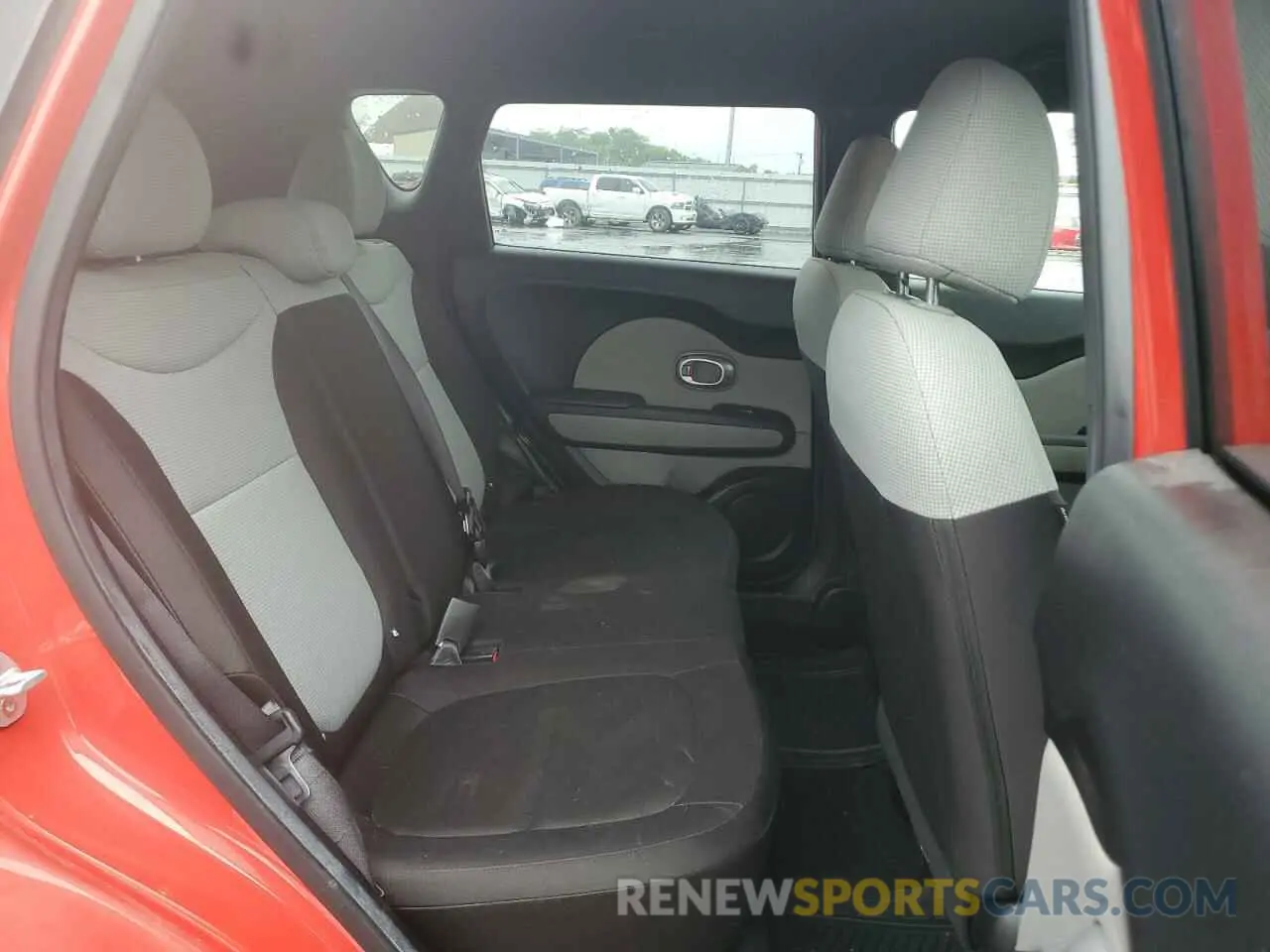 10 fotografías del automóvil dañado KNDJN2A22K7654493 KIA SOUL 2019