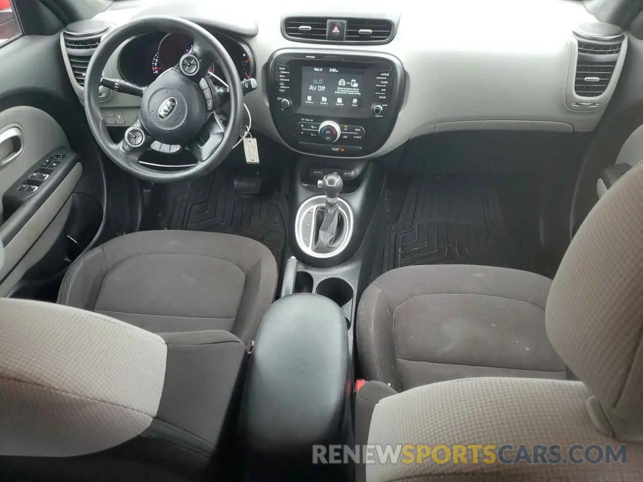 8 fotografías del automóvil dañado KNDJN2A22K7654493 KIA SOUL 2019