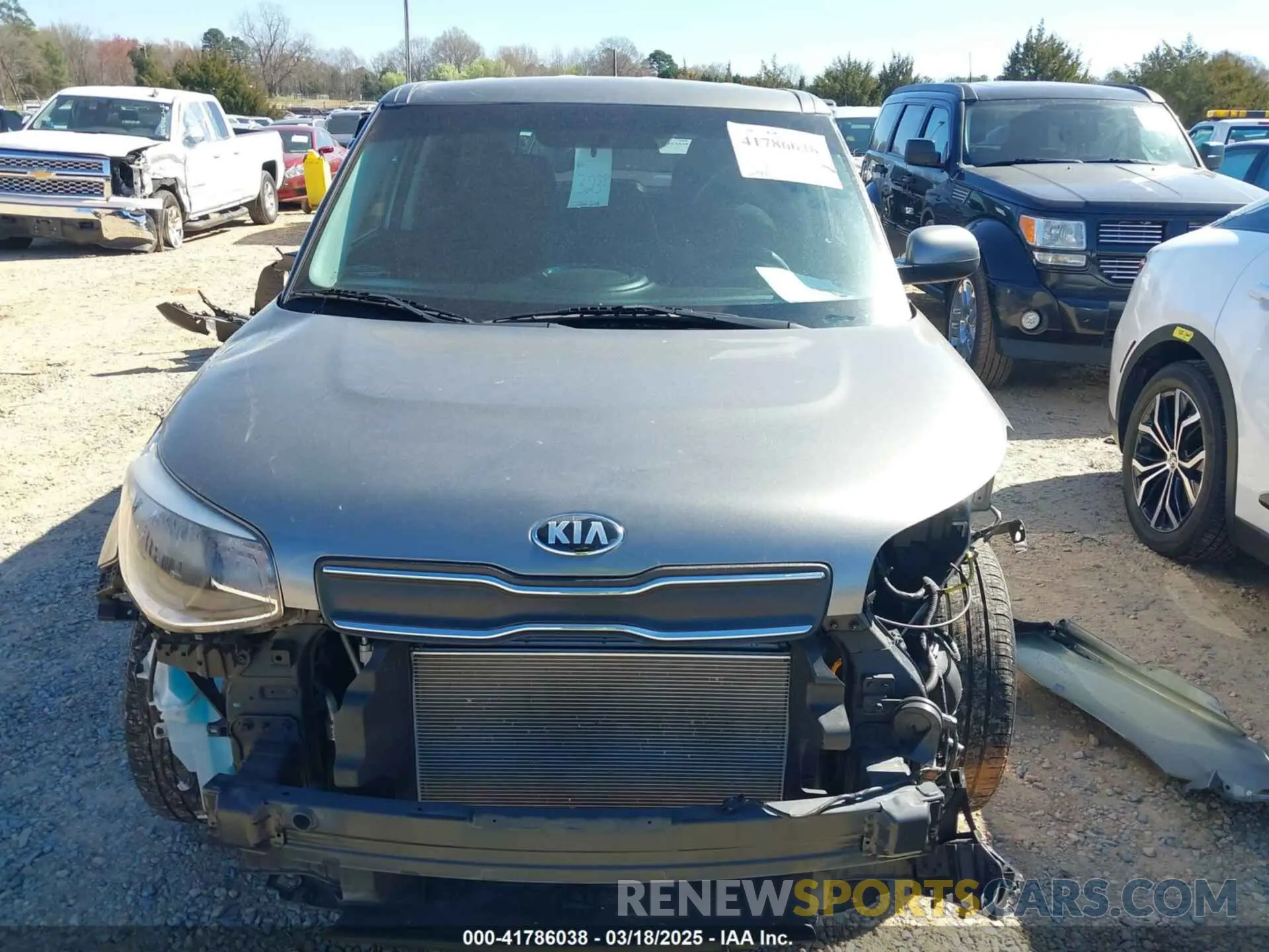 12 fotografías del automóvil dañado KNDJN2A22K7655448 KIA SOUL 2019