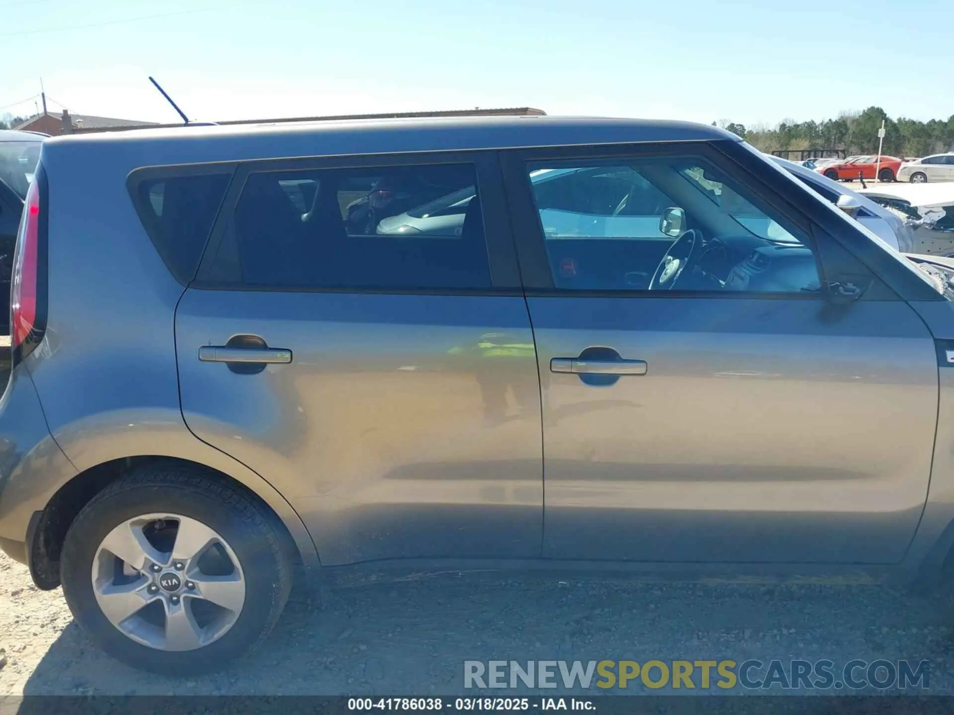 13 fotografías del automóvil dañado KNDJN2A22K7655448 KIA SOUL 2019
