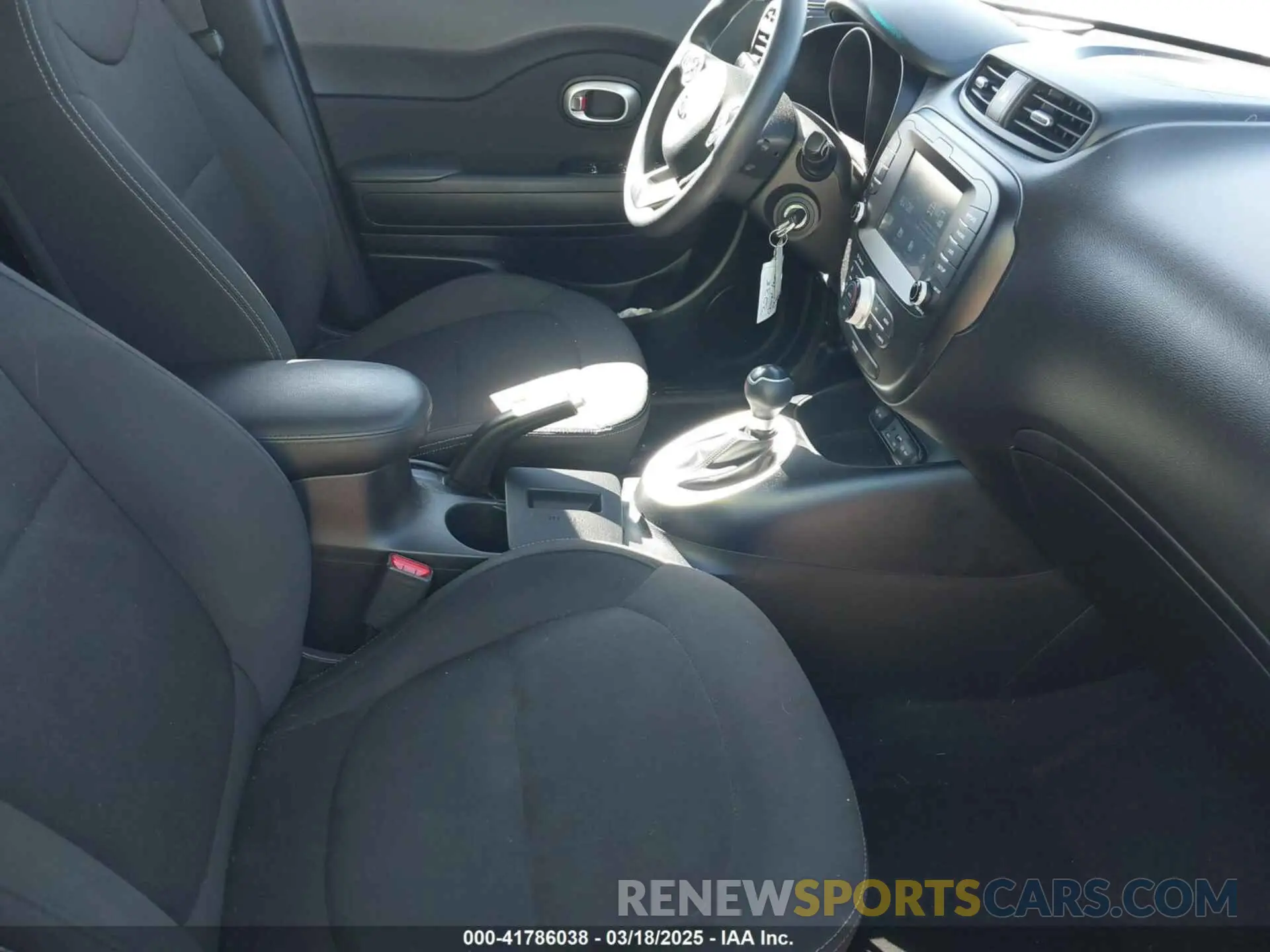 5 fotografías del automóvil dañado KNDJN2A22K7655448 KIA SOUL 2019