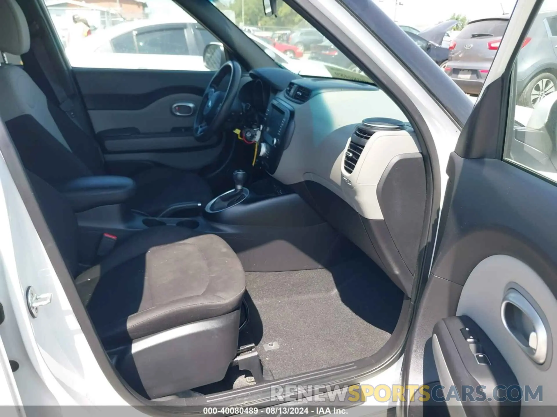 5 fotografías del automóvil dañado KNDJN2A22K7685999 KIA SOUL 2019