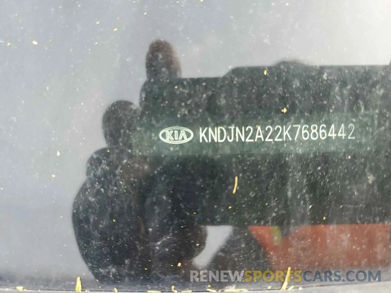 12 fotografías del automóvil dañado KNDJN2A22K7686442 KIA SOUL 2019